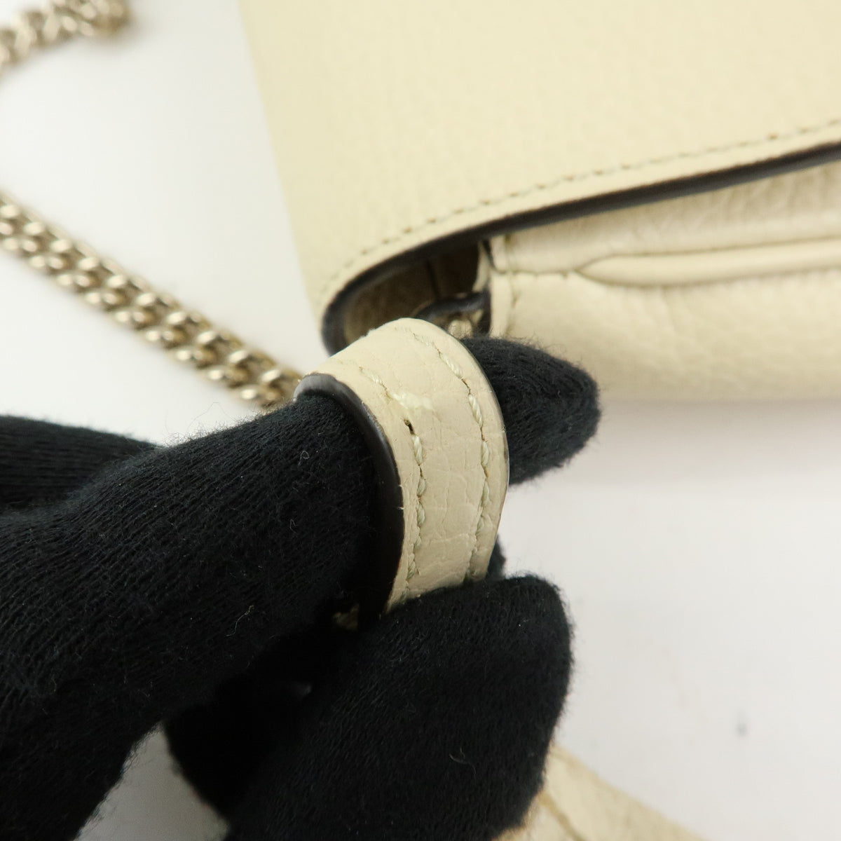 GUCCI SOHO Interlocking G Leather Chain Shoulder Bag White 536224