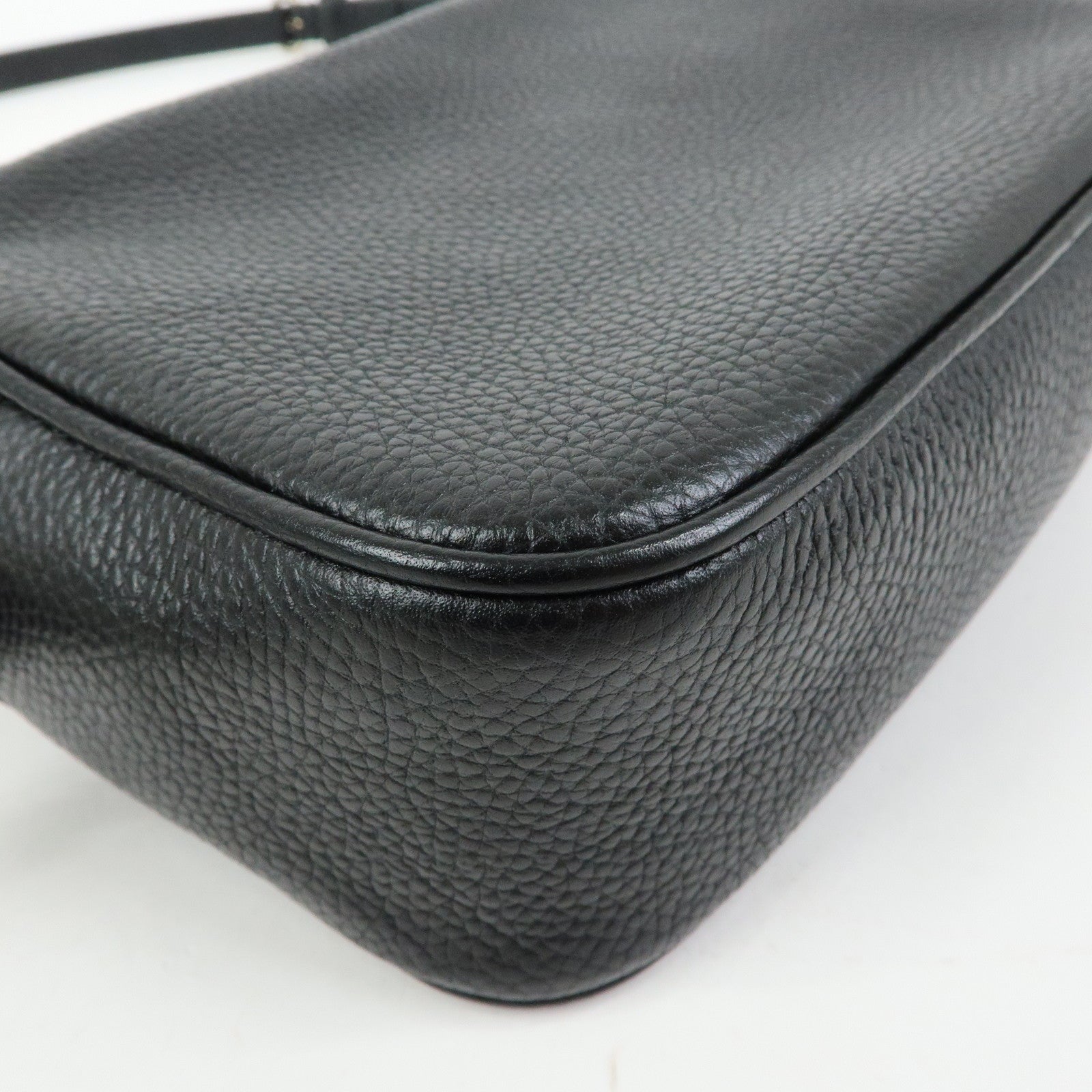 GUCCI Soho Leather Shoulder Bag Crossbody Bag Tassel Black 308364