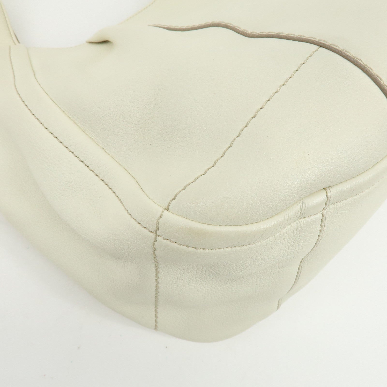 Ferragamo Gancini Leather Shoulder Bag Hand Bag Ivory