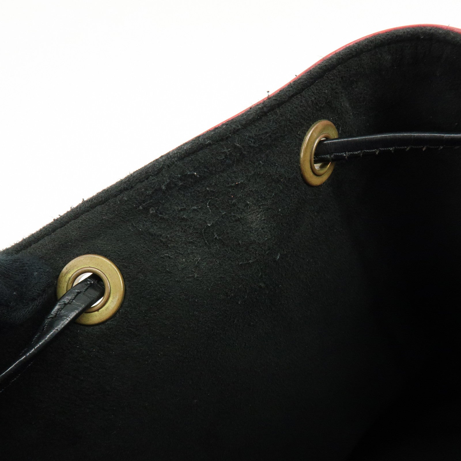Louis Vuitton Epi Petit Noe Shoulder Bag Noir Castilian Red M44172