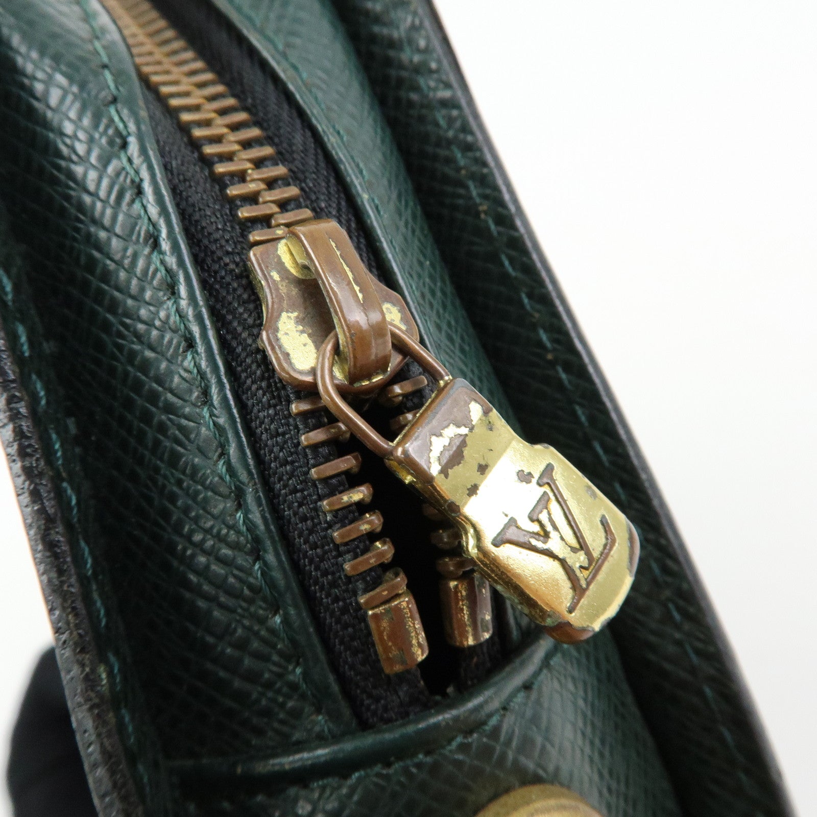 Louis Vuitton Taiga Baikal Clutch Bag Pouch Epicea M30184