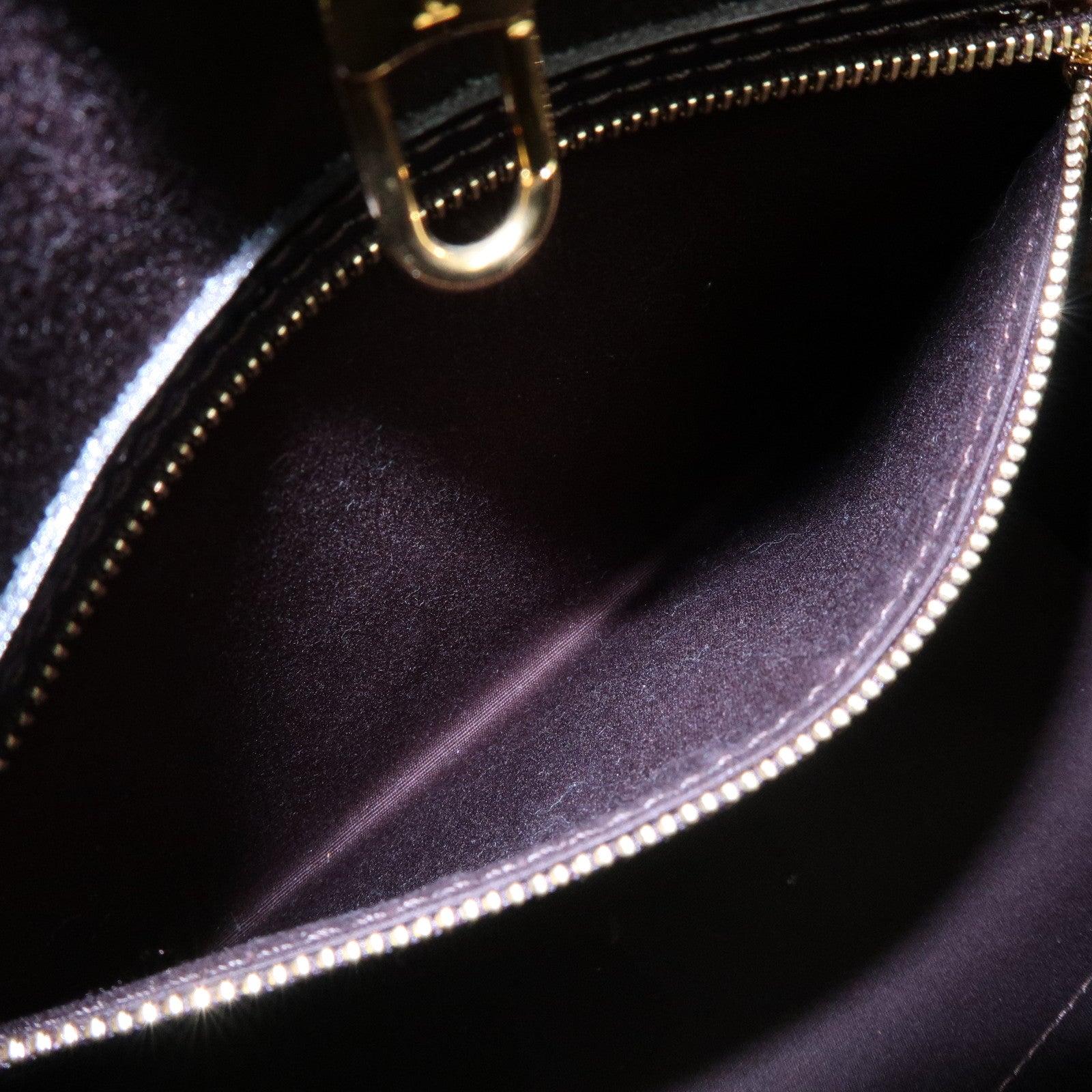 Louis Vuitton Monogram Vernis Avalon MM Tote Bag Amarante M91567