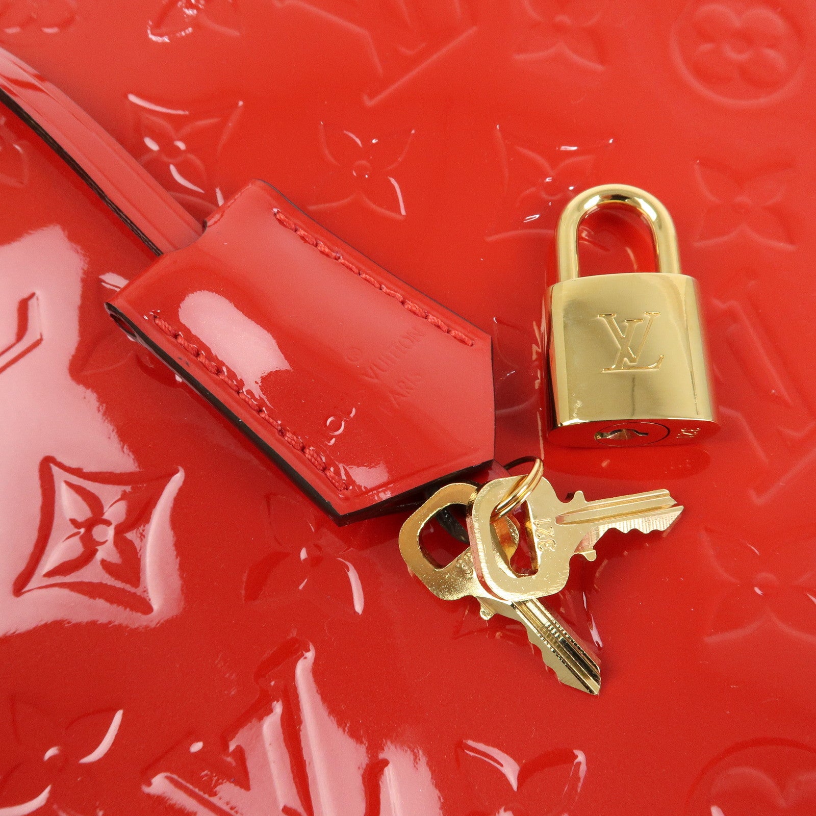 Louis Vuitton Monogram Vernis Montaigne MM 2Way Bag Cerise M50167