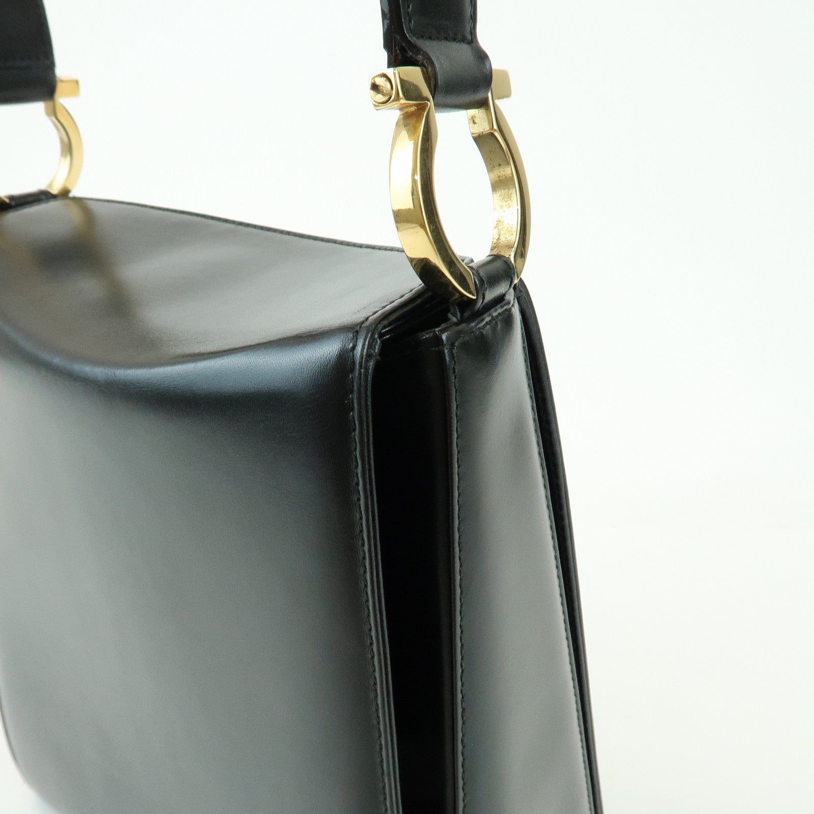 Ferragamo Gancini Leather Shoulder Bag Hand Bag Black