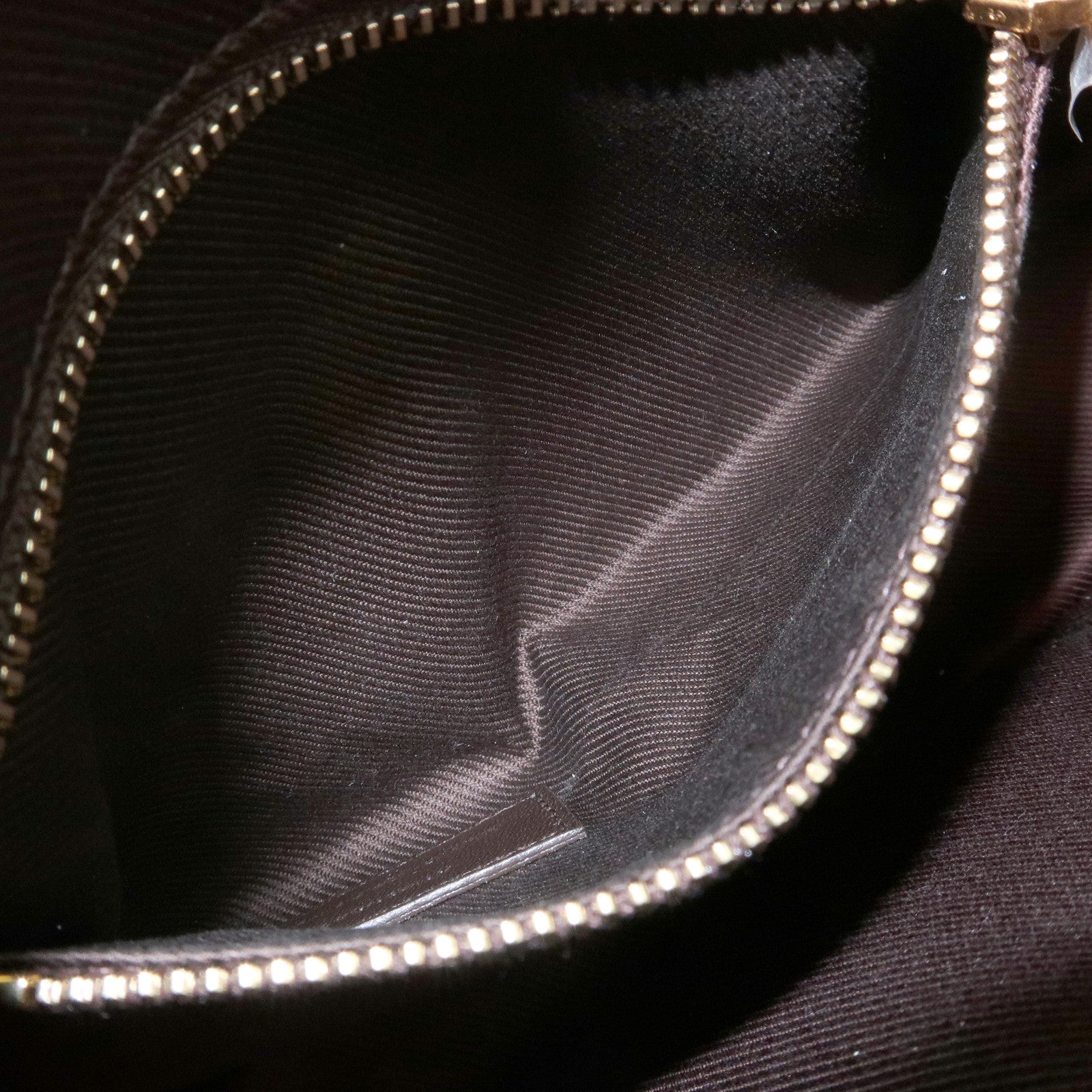 SAINT LAURENT PARIS Le Monogramme Camera Bag Shoulder Bag 669957