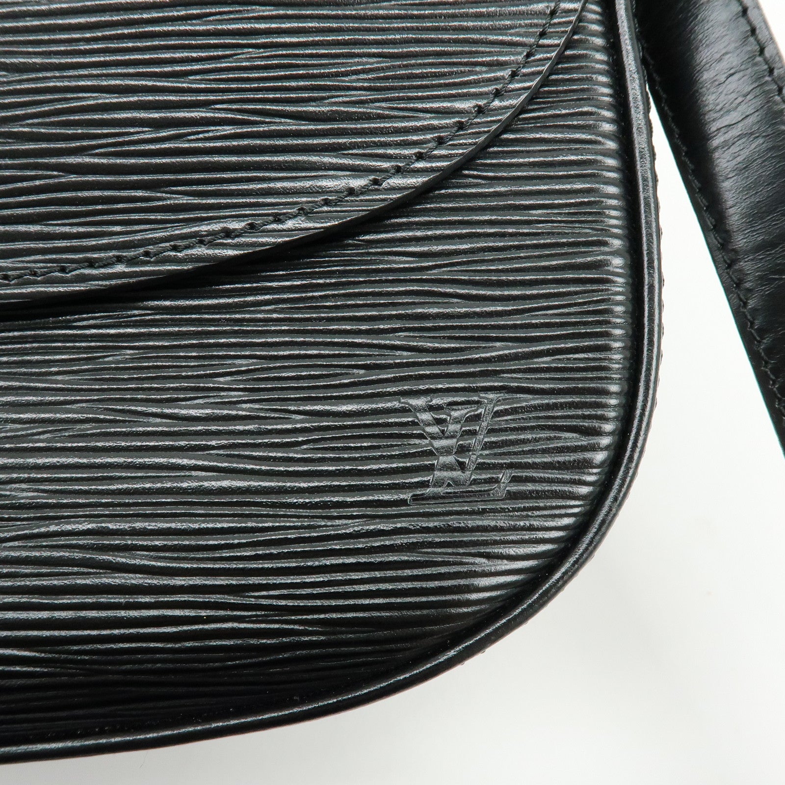 Louis Vuitton Epi Saint Cloud Shoulder Bag Black Noir M52192