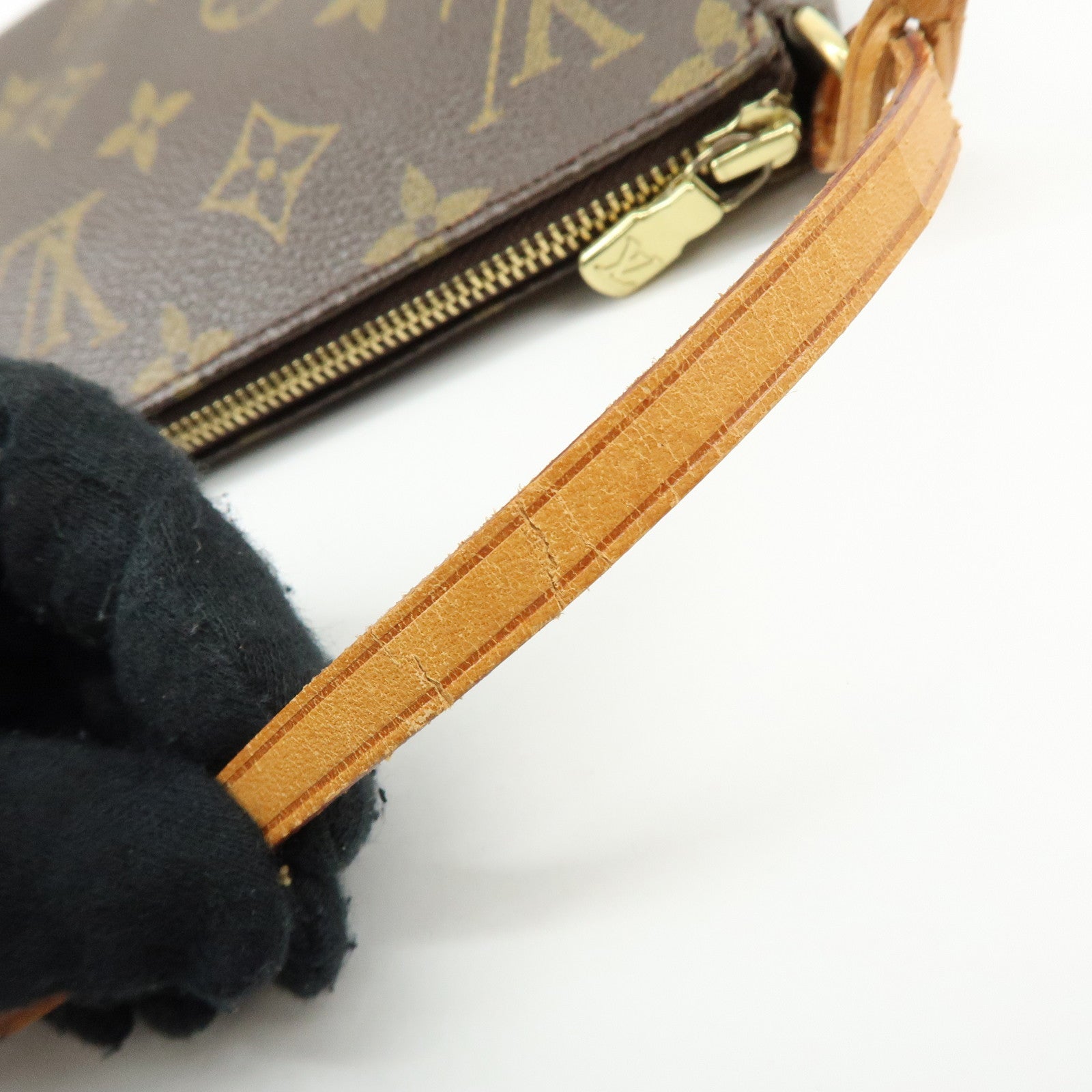 Louis Vuitton Monogram Pochette Accessoires Pouch Hand Bag M51980