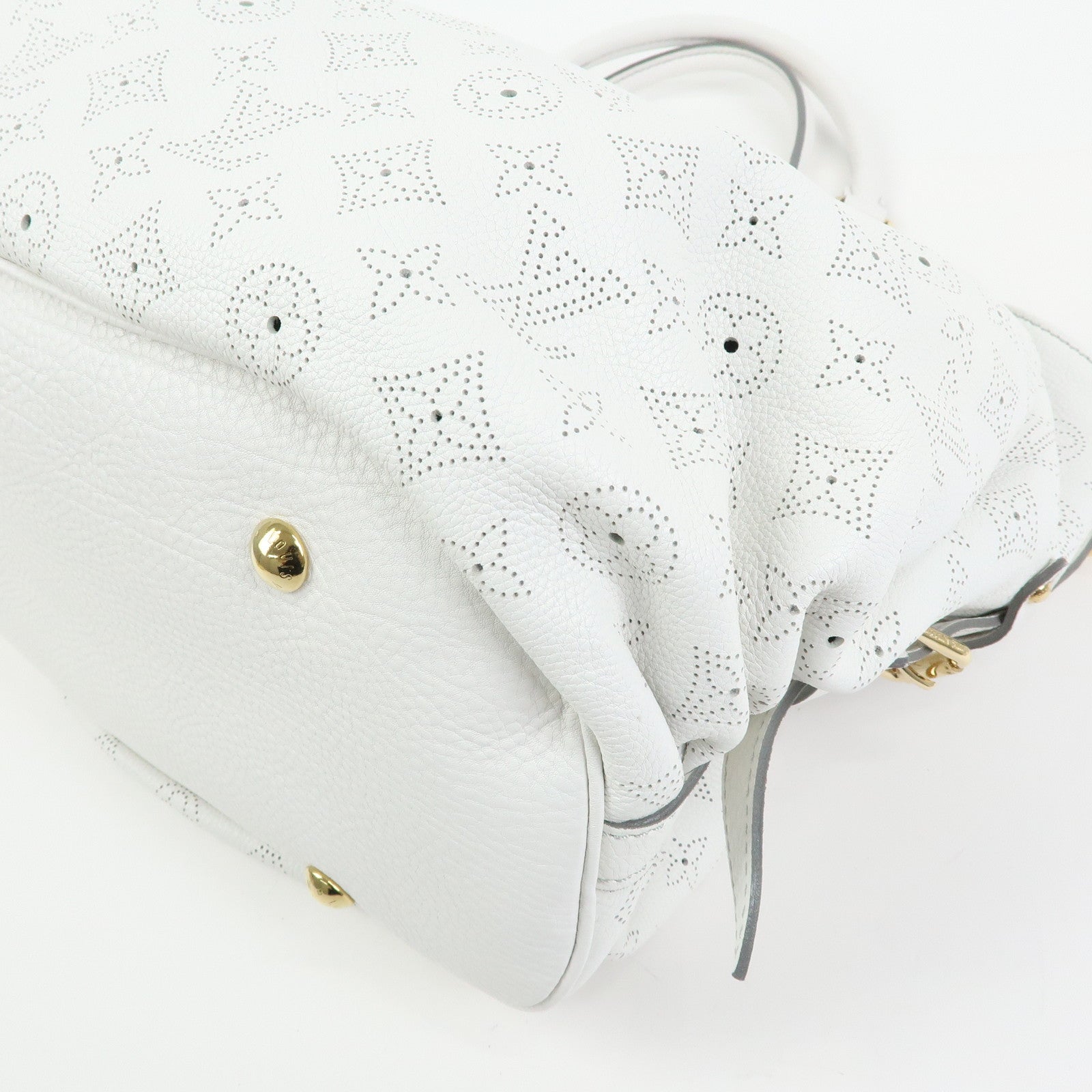 Louis Vuitton Monogram Mahina XL Leather Shoulder Bag Blanc M95715