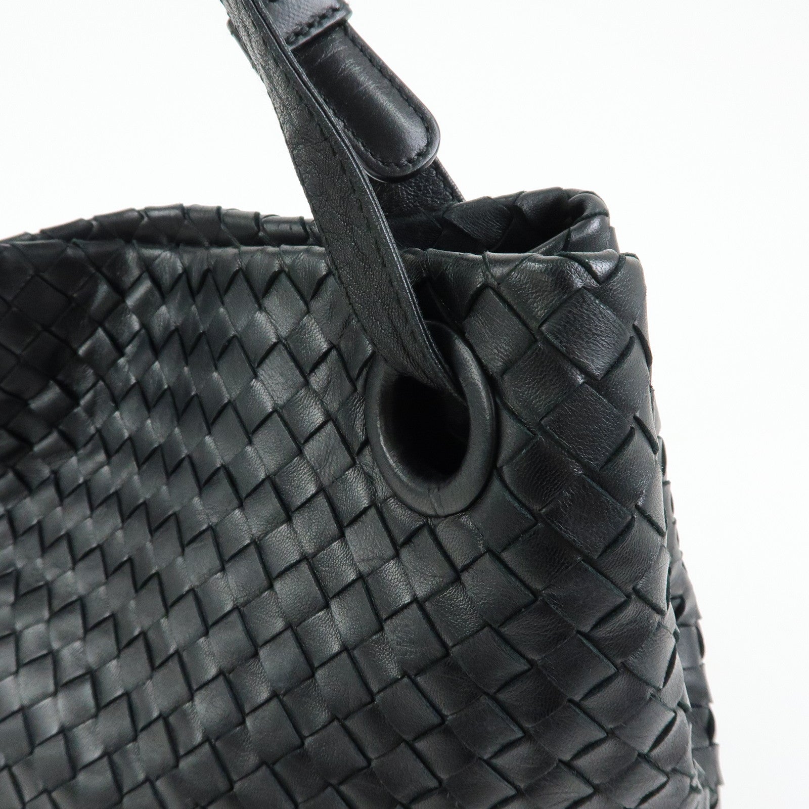 BOTTEGA VENETA Intrecciato Medium Garda Leather Hand Bag Black 179320