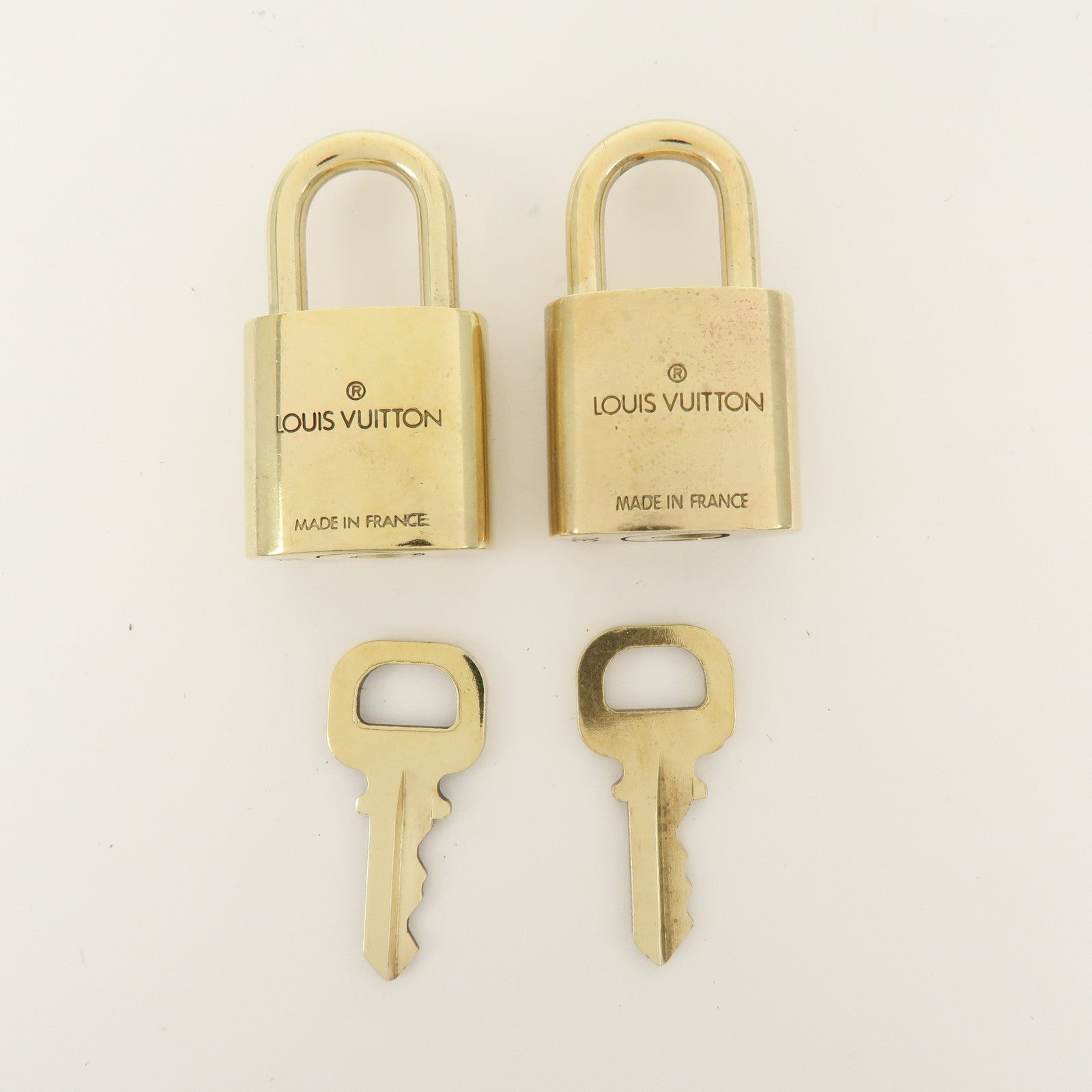 Louis Vuitton Set of 10 Metal Lock & Key Cadena Key Lock Gold