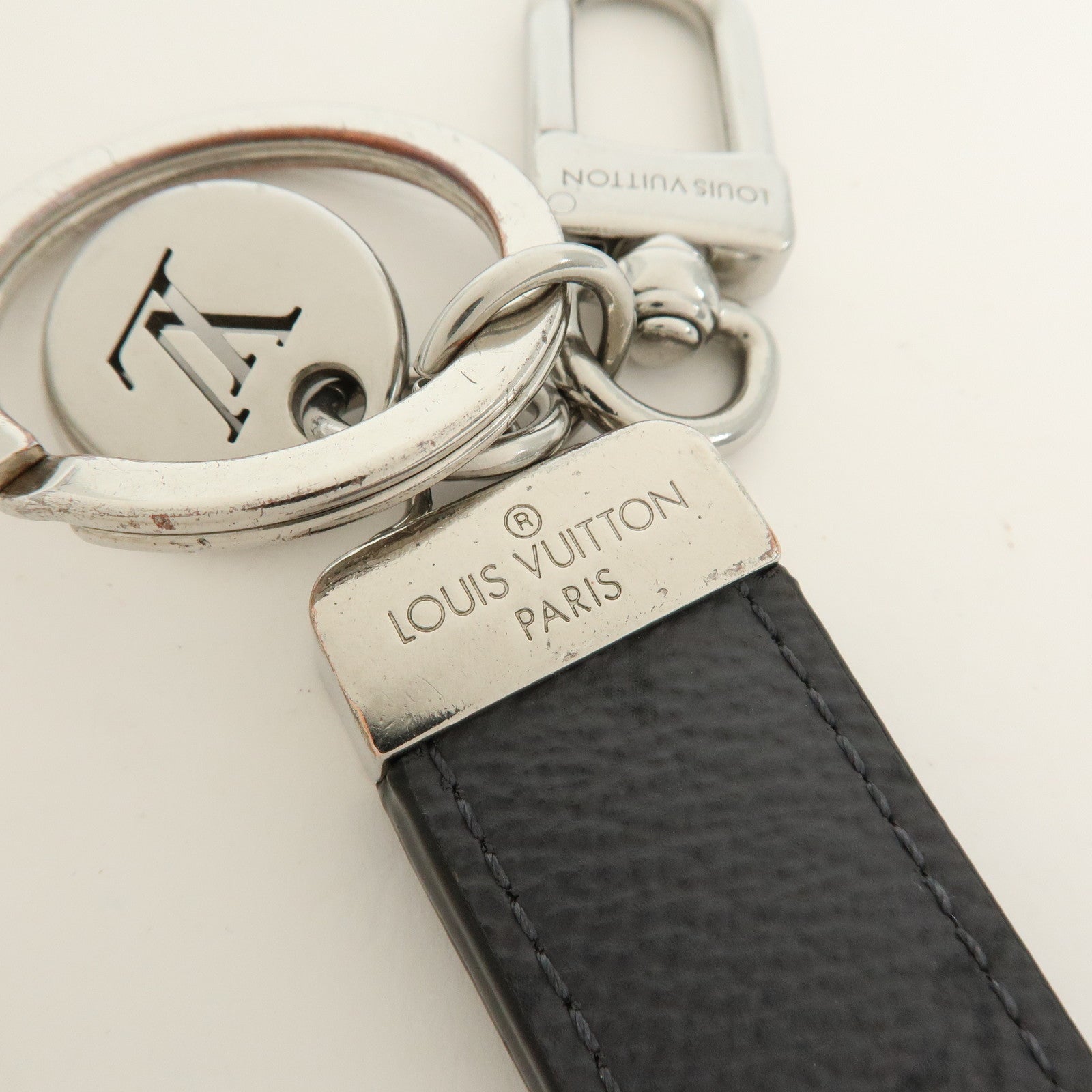 Louis Vuitton Monogram Eclipse Reverse Neo LV Club Bag Charm M01526