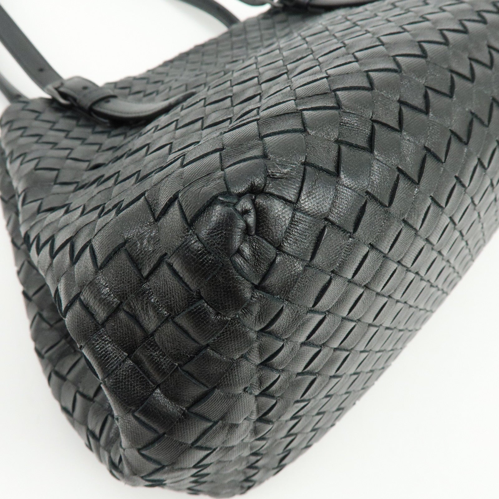 BOTTEGA VENETA Intrecciato Chester Leather Shoulder Bag Tote Bag Black