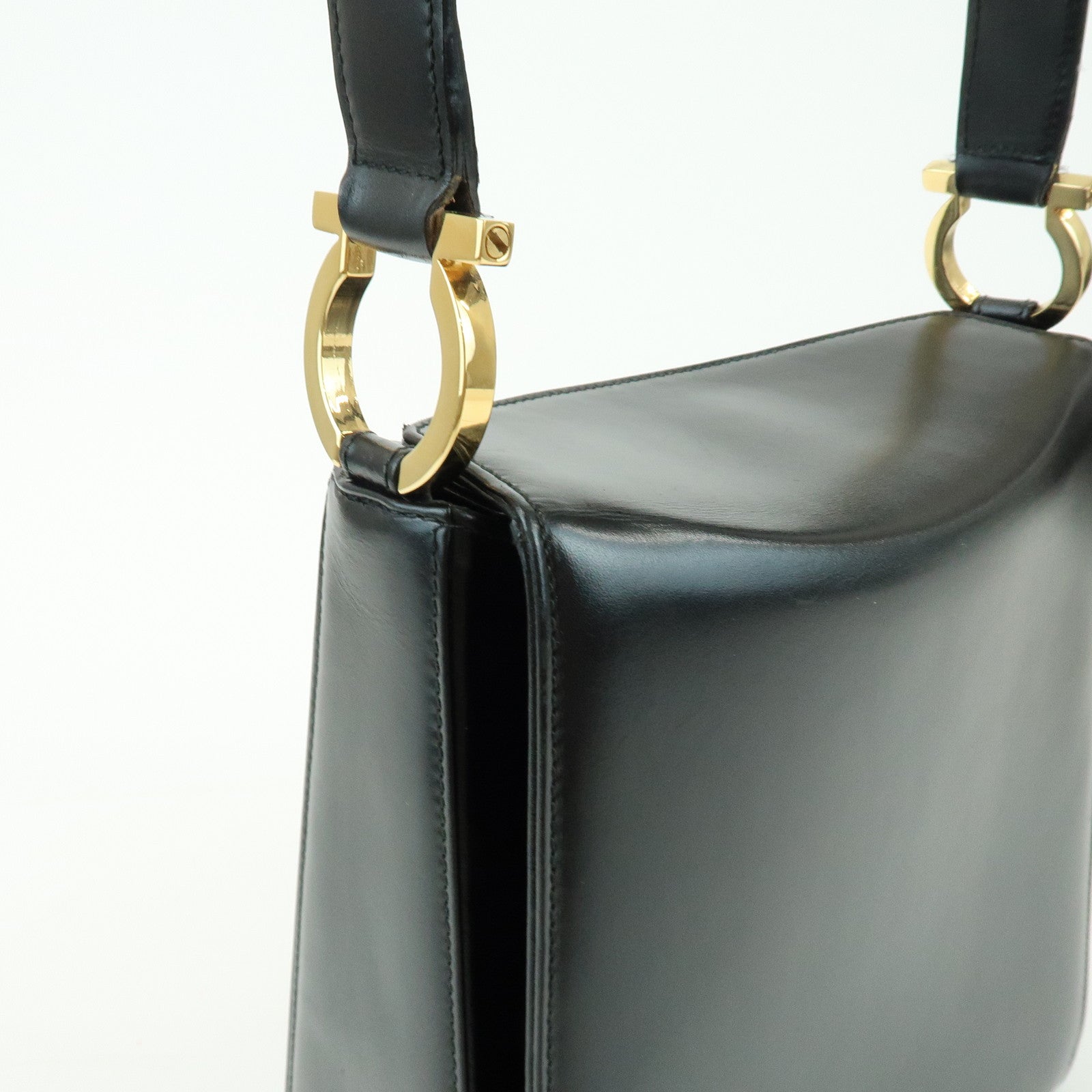 Ferragamo Gancini Leather Shoulder Bag Hand Bag Black
