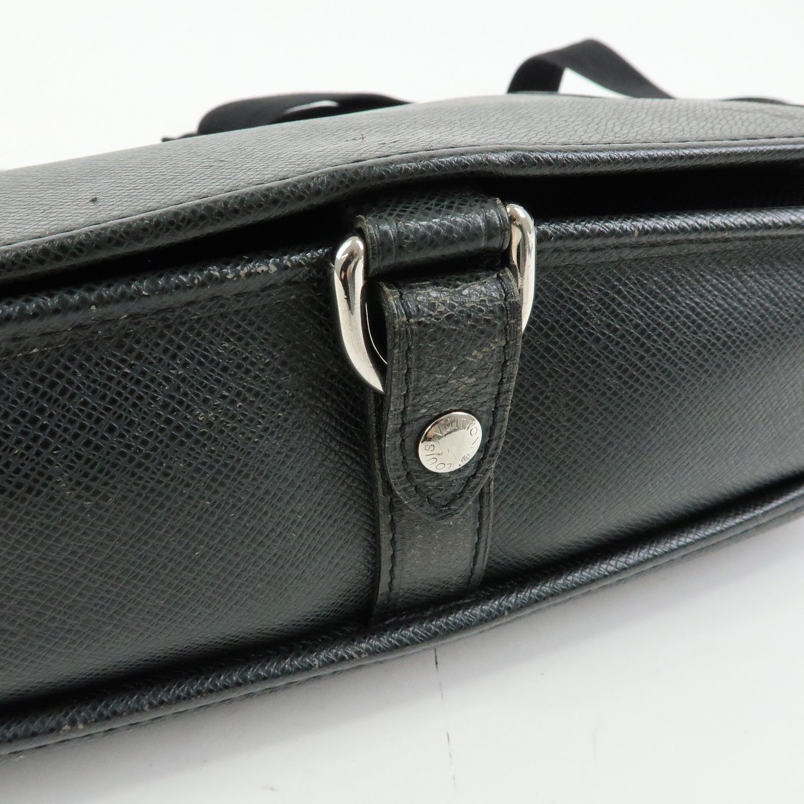 Louis Vuitton Taiga Andrei Leather Shoulder Bag Ardoise M32482