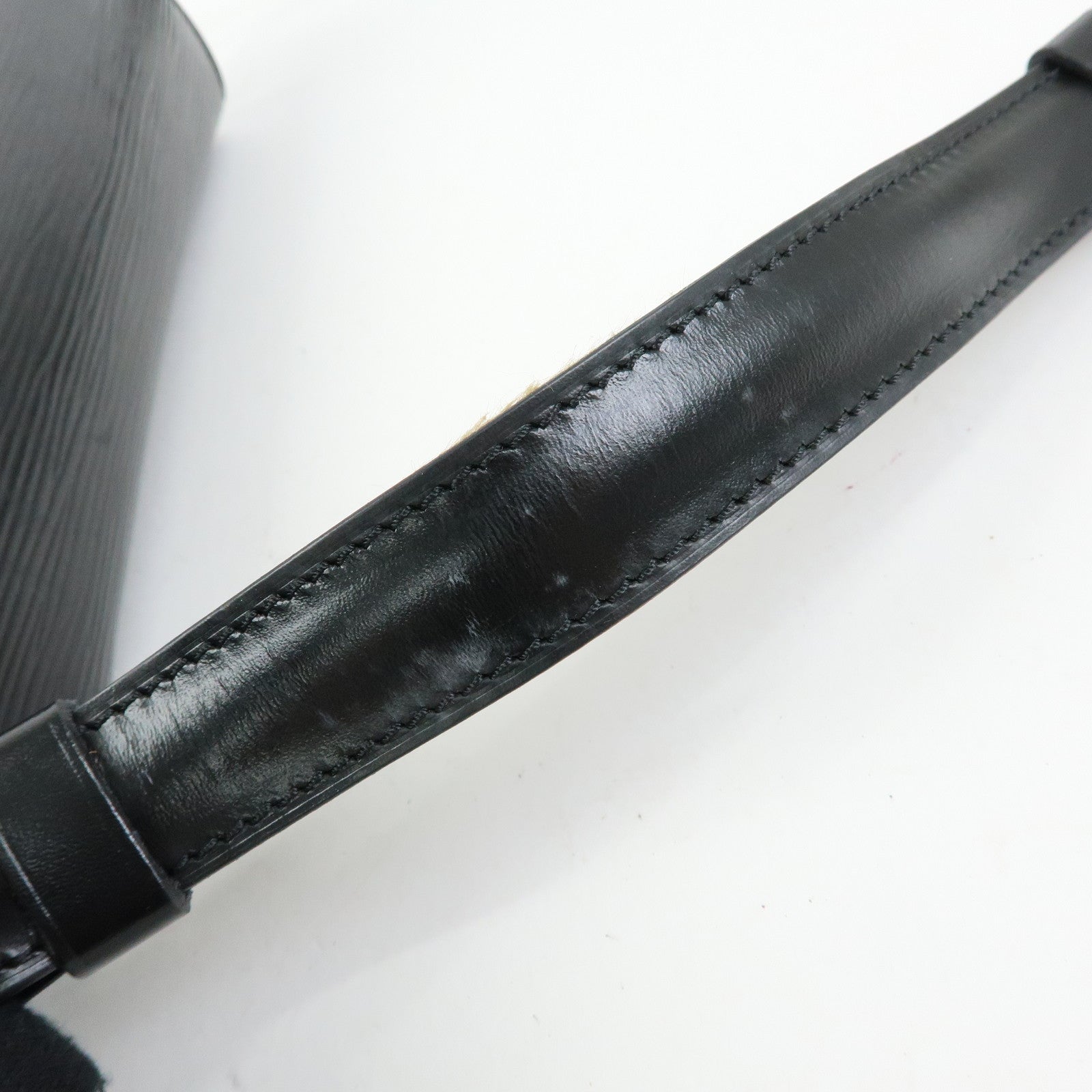 Louis Vuitton Epi Cartouchiere Shoulder Crossbody Bag Noir M52242