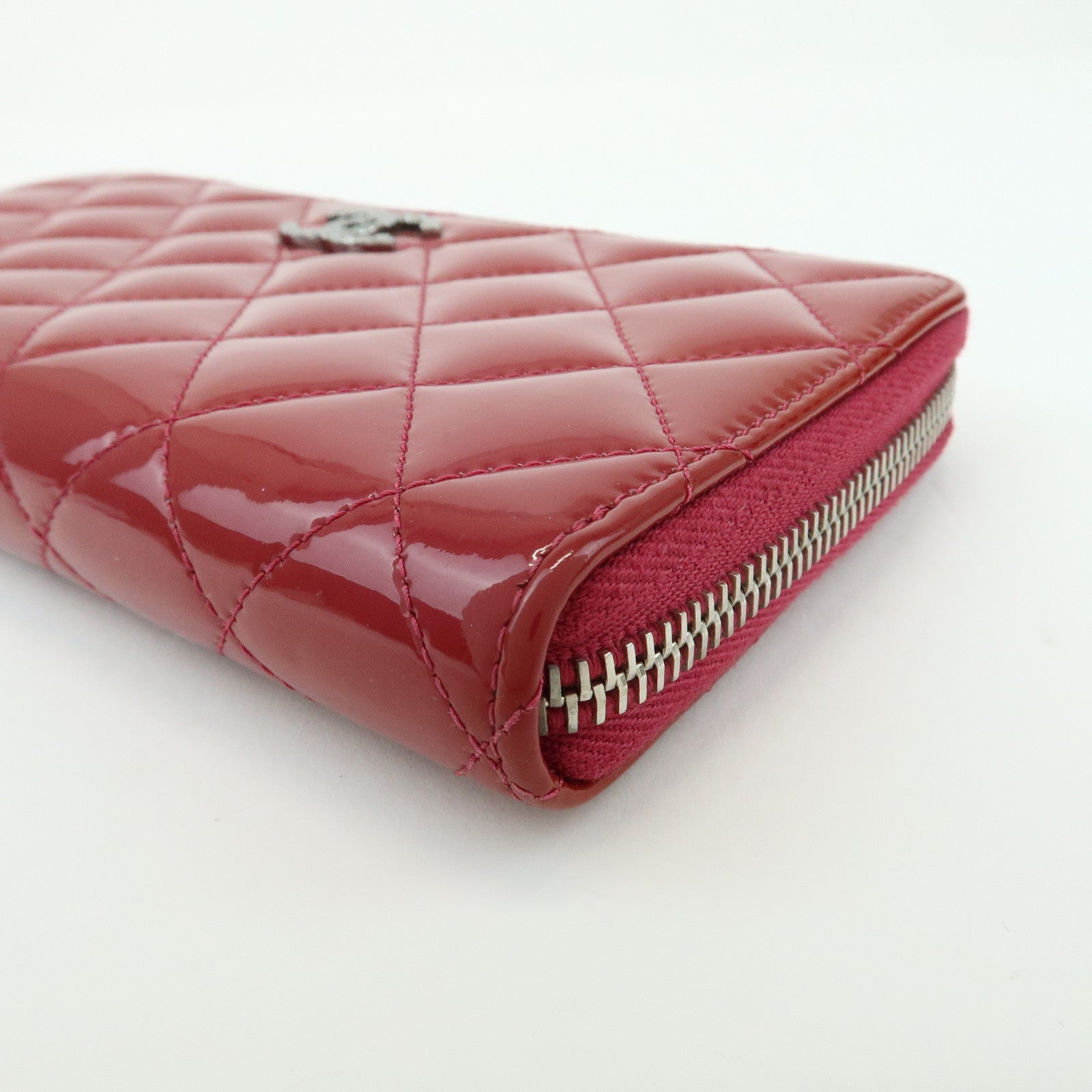 CHANEL Matelasse Patent Leather Zippy Long Wallet Pink