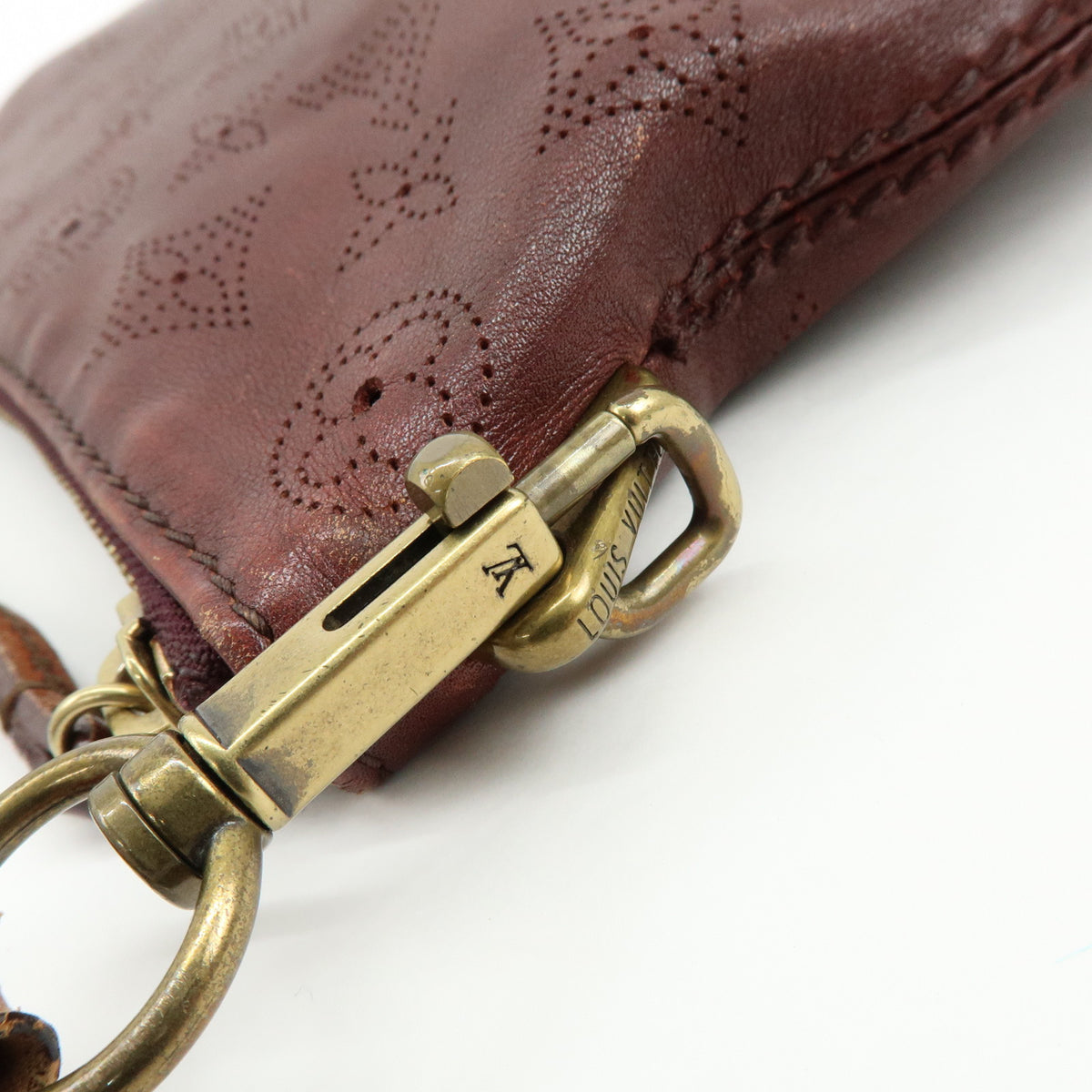 Louis Vuitton Monogram Onata Cuir Pochette Onata Aubergine M40003