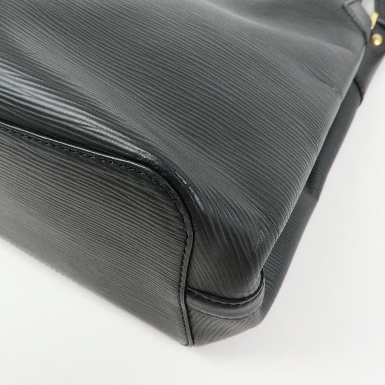Louis Vuitton Epi Mandala MM Shoulder Bag Noir Black M58892
