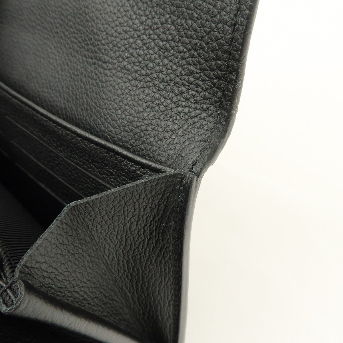 Louis Vuitton Portefeuille Lockme II Calf Skin Long Wallet Noir M62329
