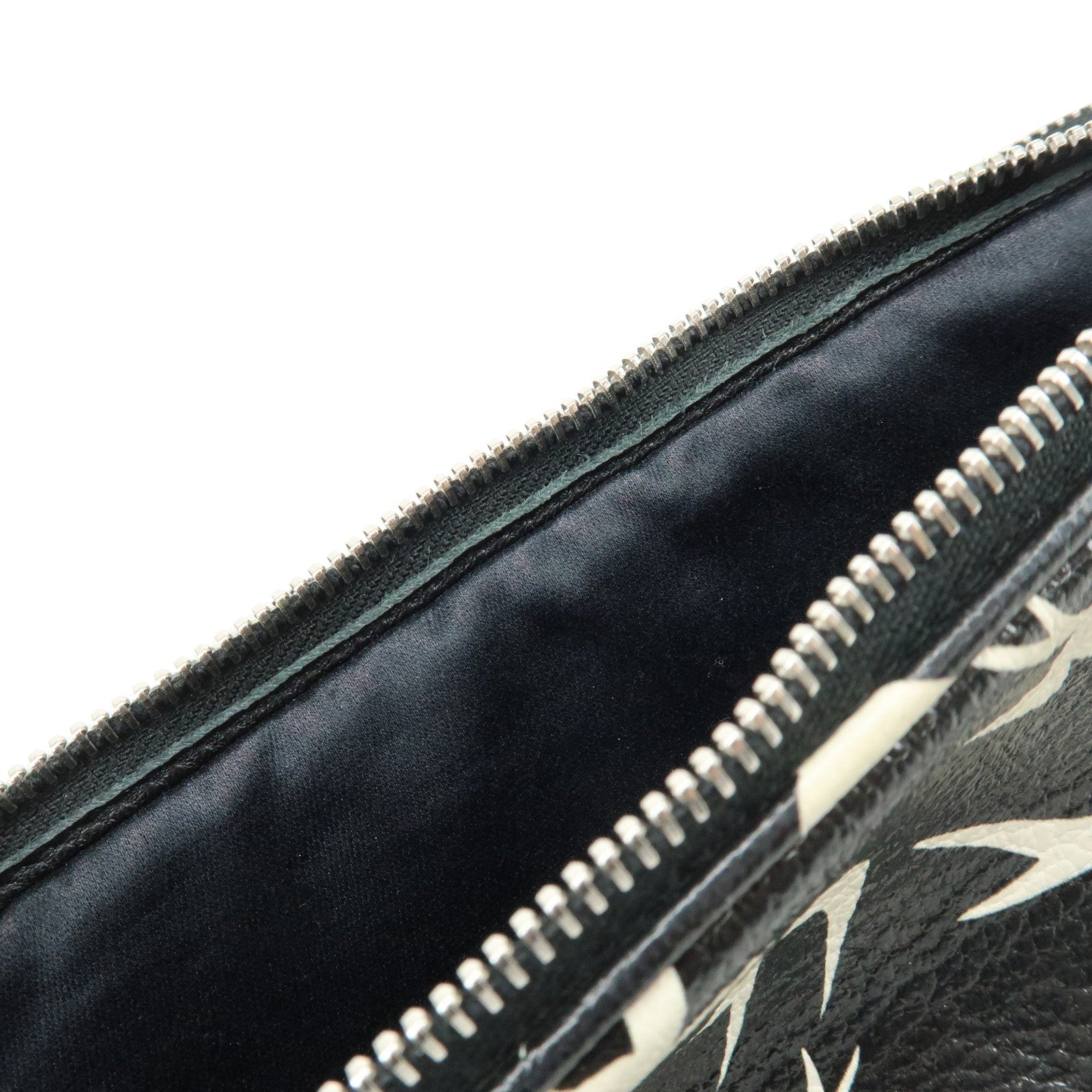 MIU MIU Swallow Madras Leather Shoulder Bag Black White 5ZH011