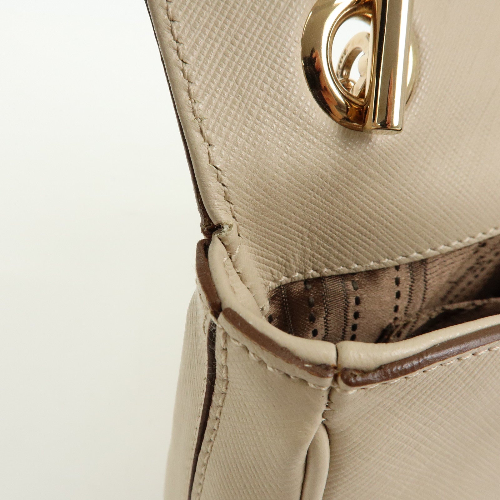 Ferragamo Gancini Leather Chain Shoulder Bag Hand Bag Light Beige