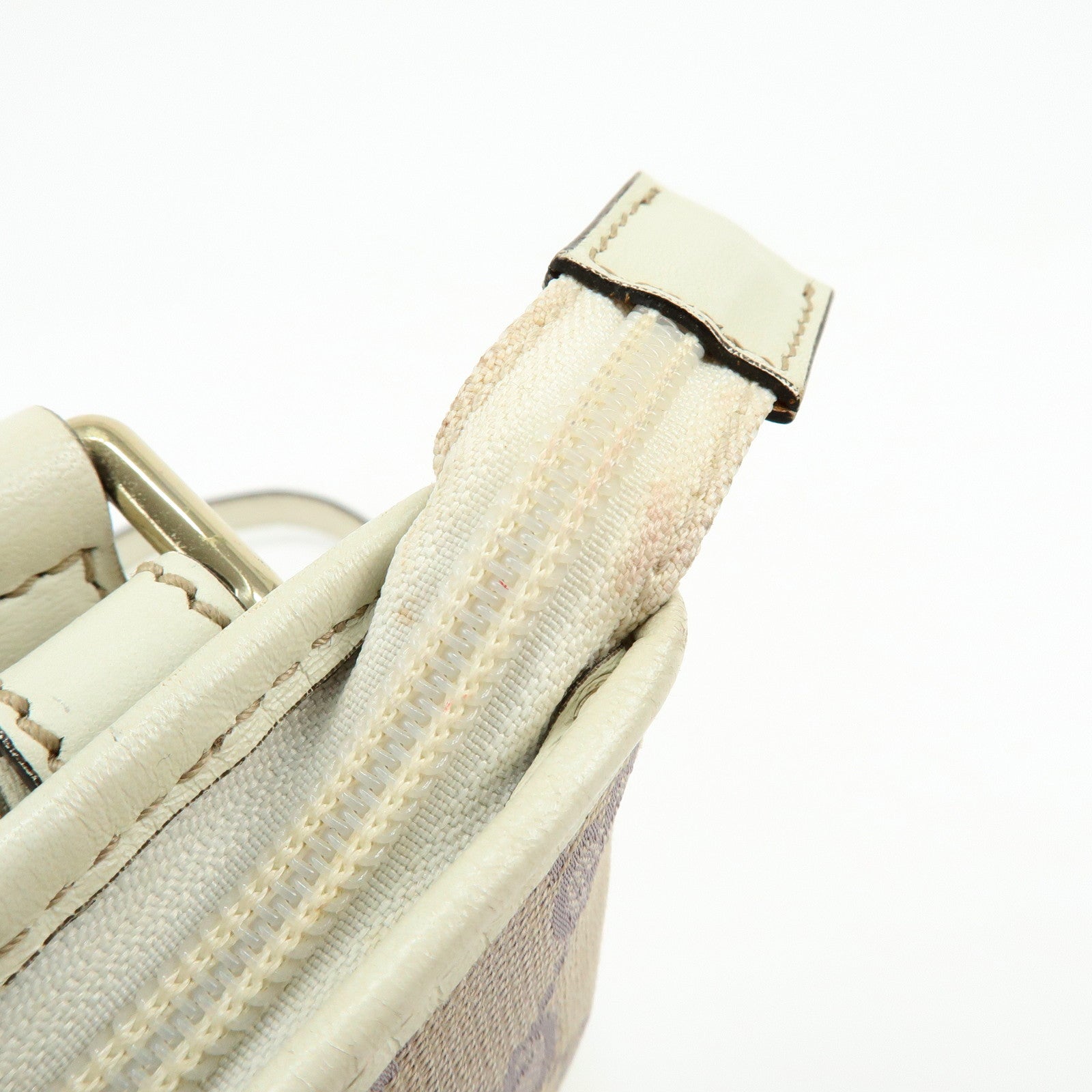 GUCCI GG Canvas Leather Shoulder Bag Light Purple White 257246