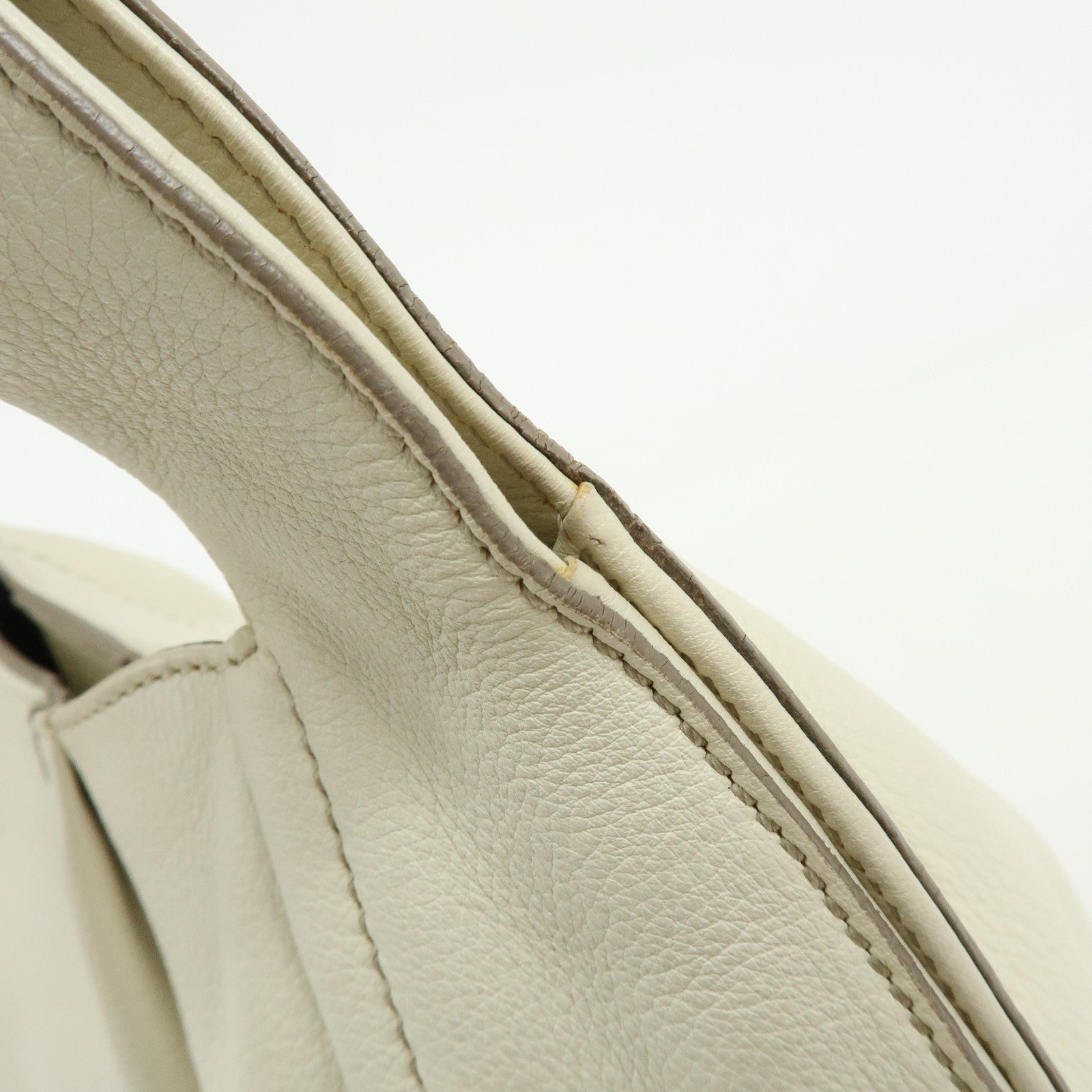 Ferragamo Gancini Leather Shoulder Bag Hand Bag Ivory