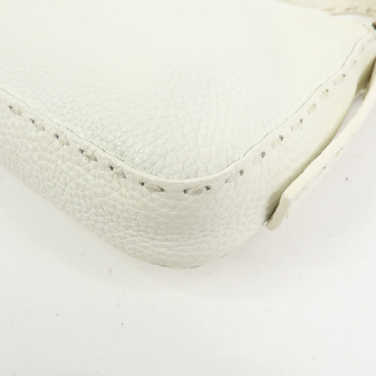 FENDI Selleria Mamma Baguette Leather Hand Bag White 8BR101