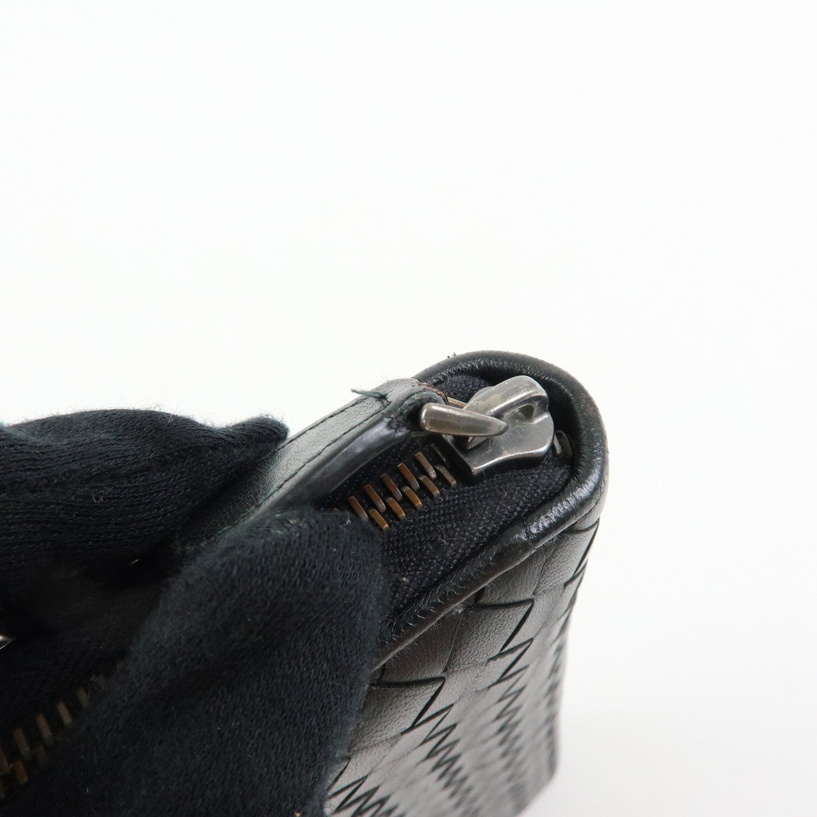 BOTTEGA VENETA Intrecciato Leather Round Zippy Long Wallet Black