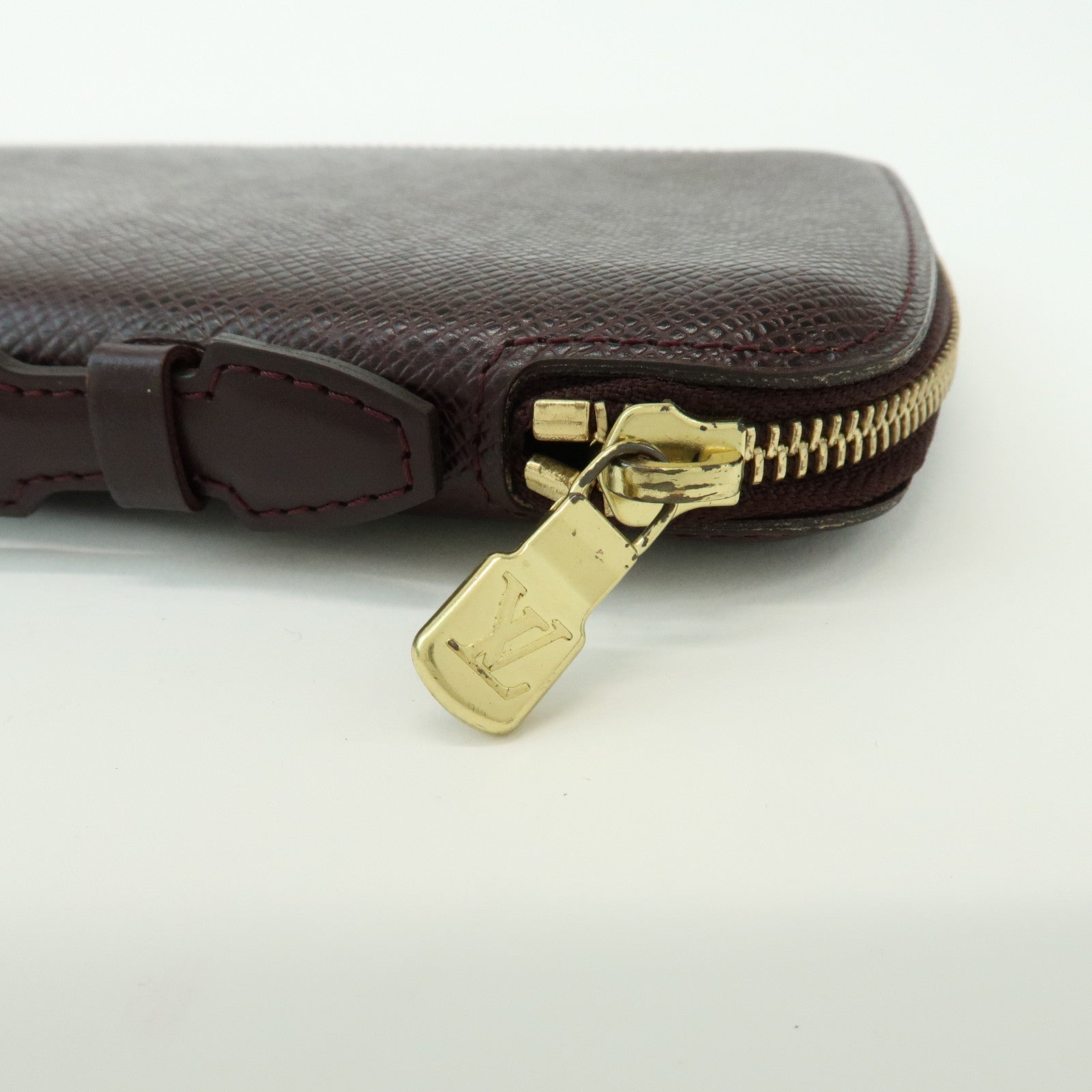 Louis Vuitton Taiga Leather Organizer Atoll Acajou M30656
