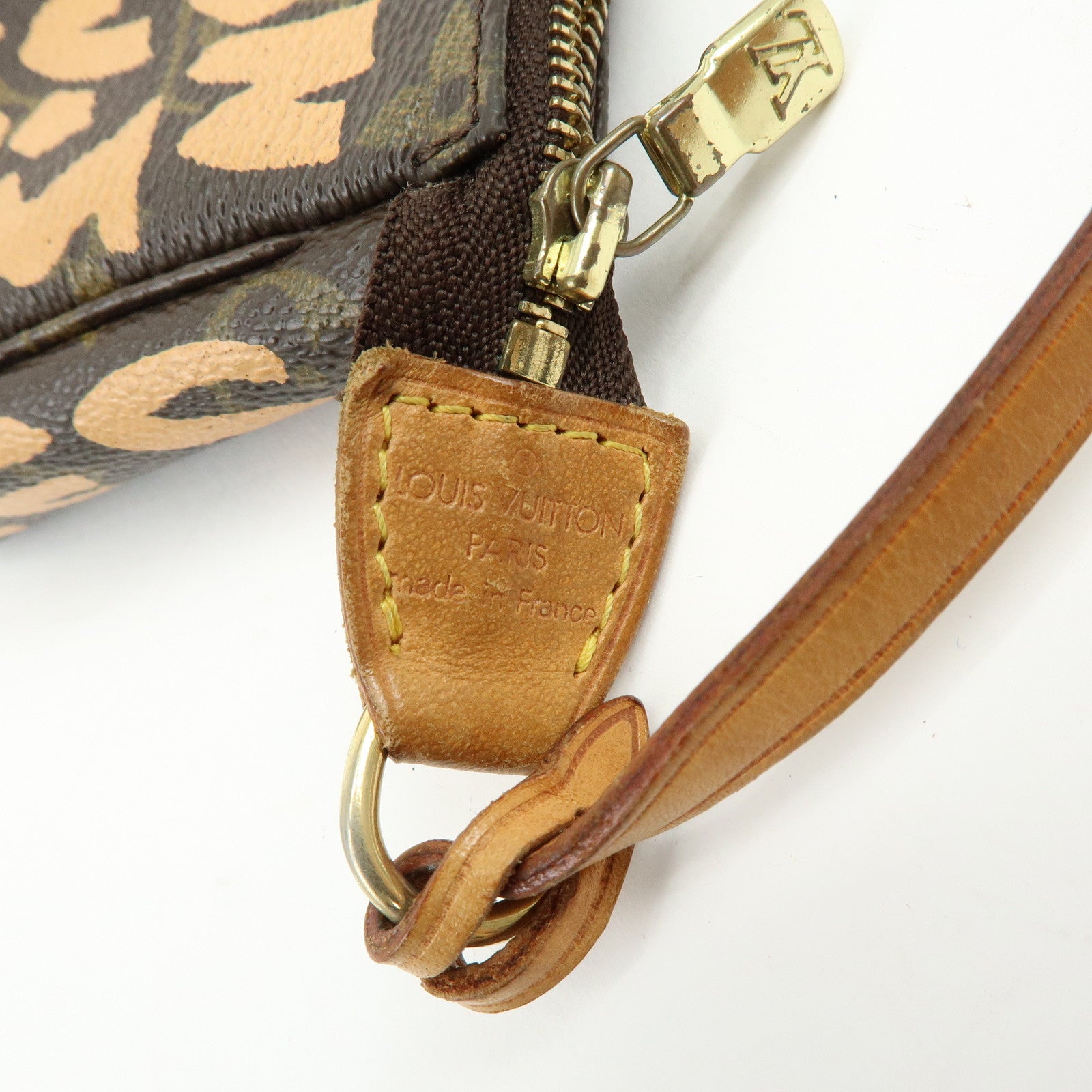 Louis Vuitton Monogram Graffiti Pochette Accessoires Hand Bag M92193