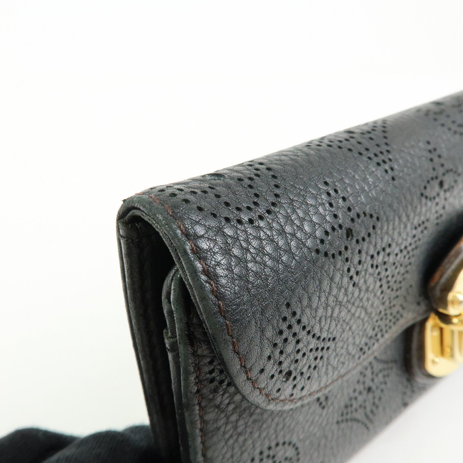 Louis Vuitton Monogram Mahina Portefeuille Amelia Wallet M95549