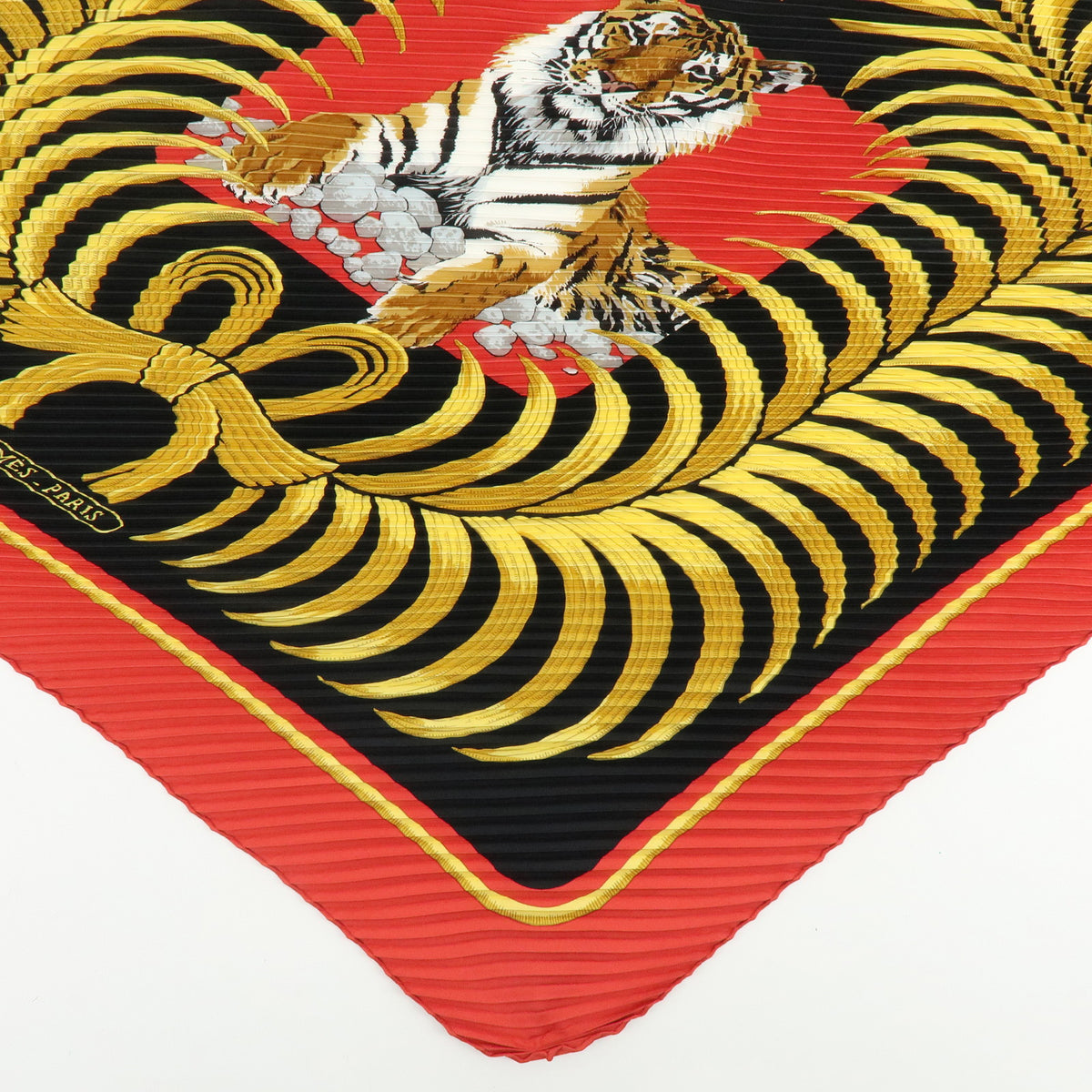 HERMES Pleated Carre 90 Silk 100% Scarf Tigre Royal Black Red Gold