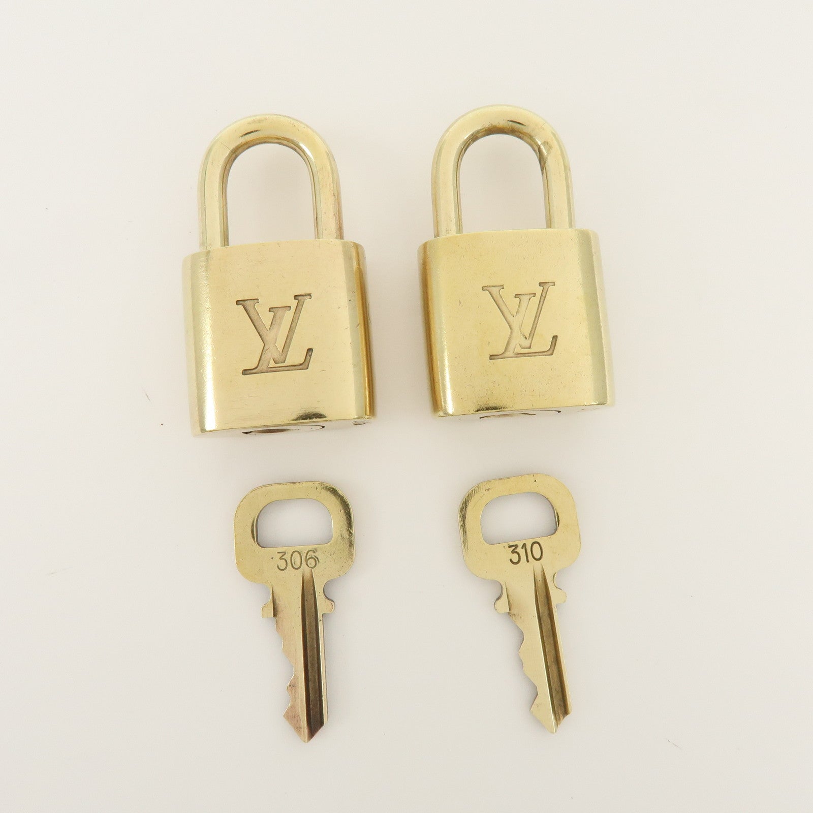 Louis Vuitton Set of 10 Metal Lock & Key Cadena Key Lock Gold