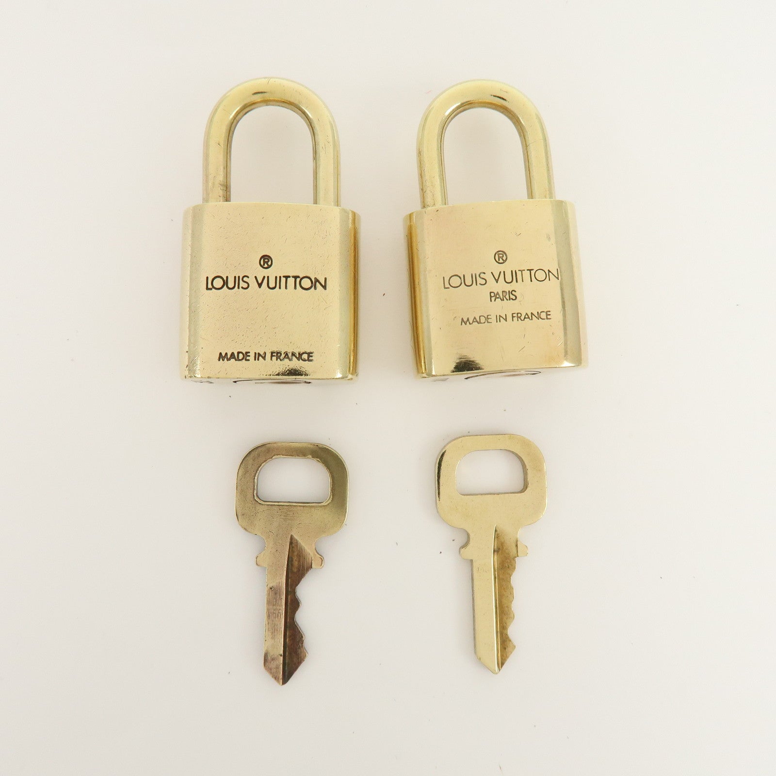Louis Vuitton Set of 10 Metal Lock & Key Cadena Key Lock Gold