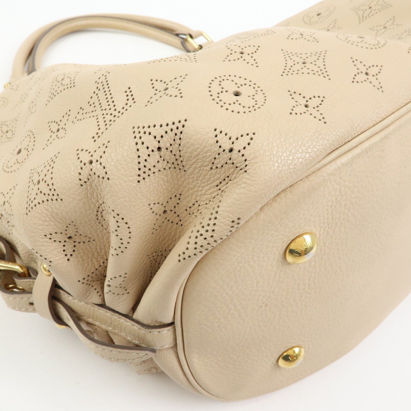 Louis Vuitton Monogram Mahina L Shoulder Hand Bag Sable M93979