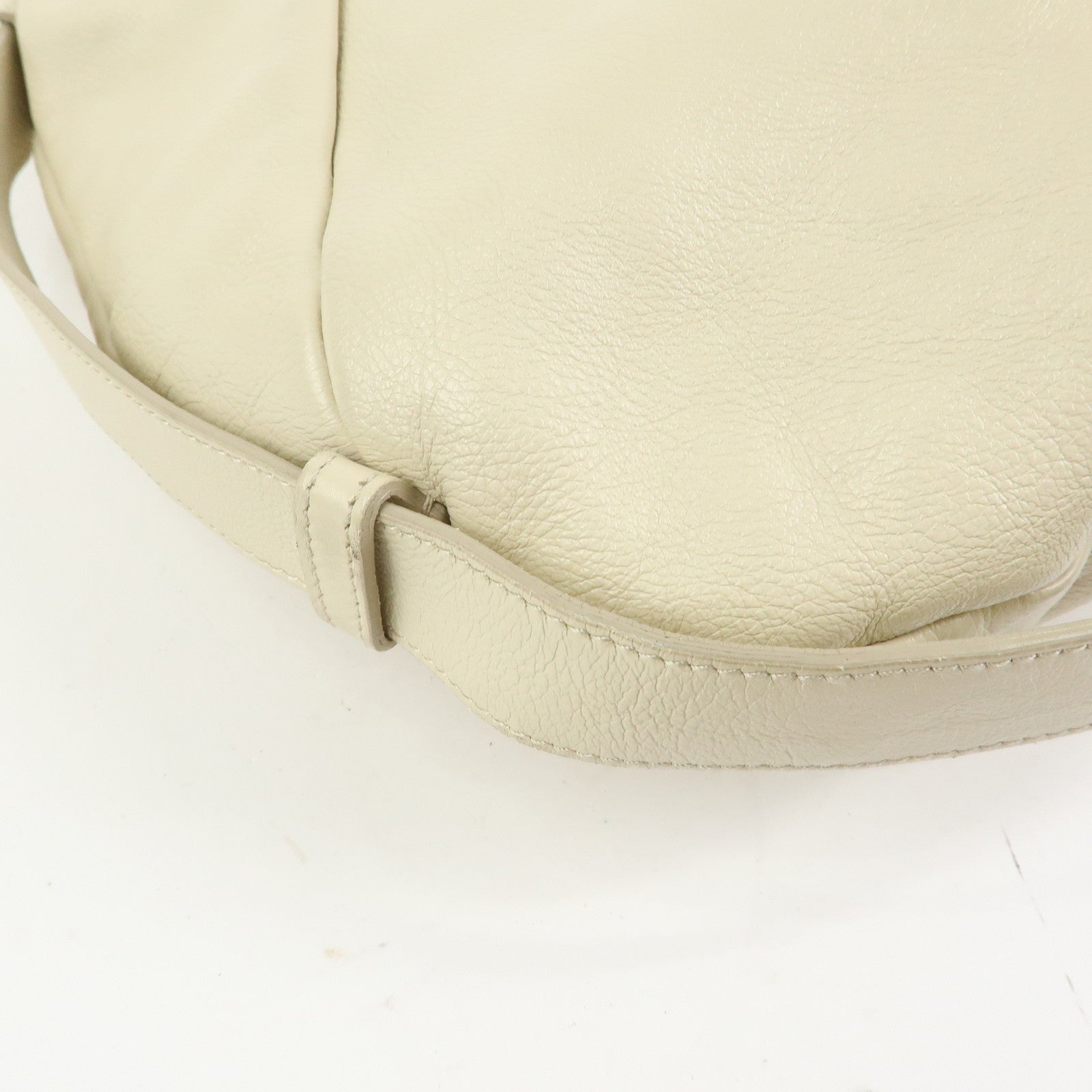 YVES SAINT LAURENT PARIS Mombasa Shoulder Bag Horn Handle 95363
