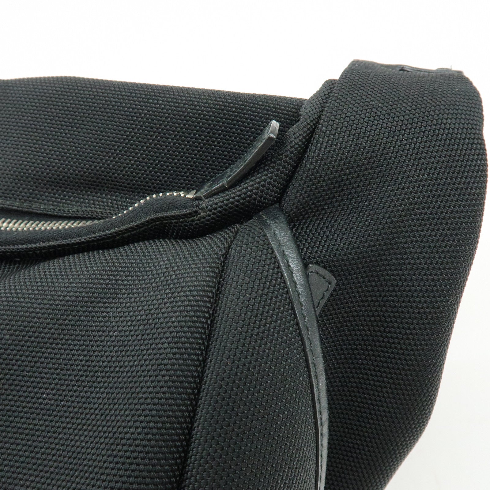GUCCI Sherry Canavas Leather Waist Pouch Body Bag Black 353409