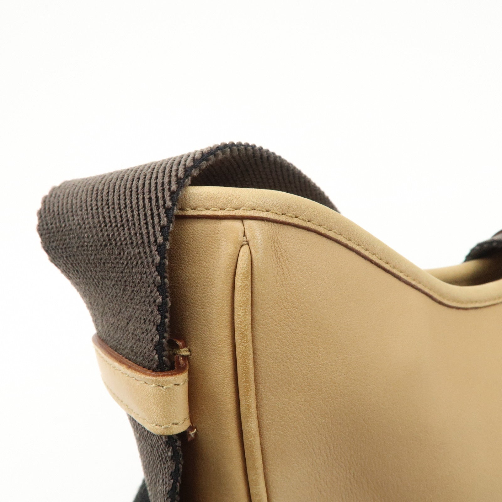 GUCCI Leather Shoulder Bag Beige Gold HDW 92736 Used