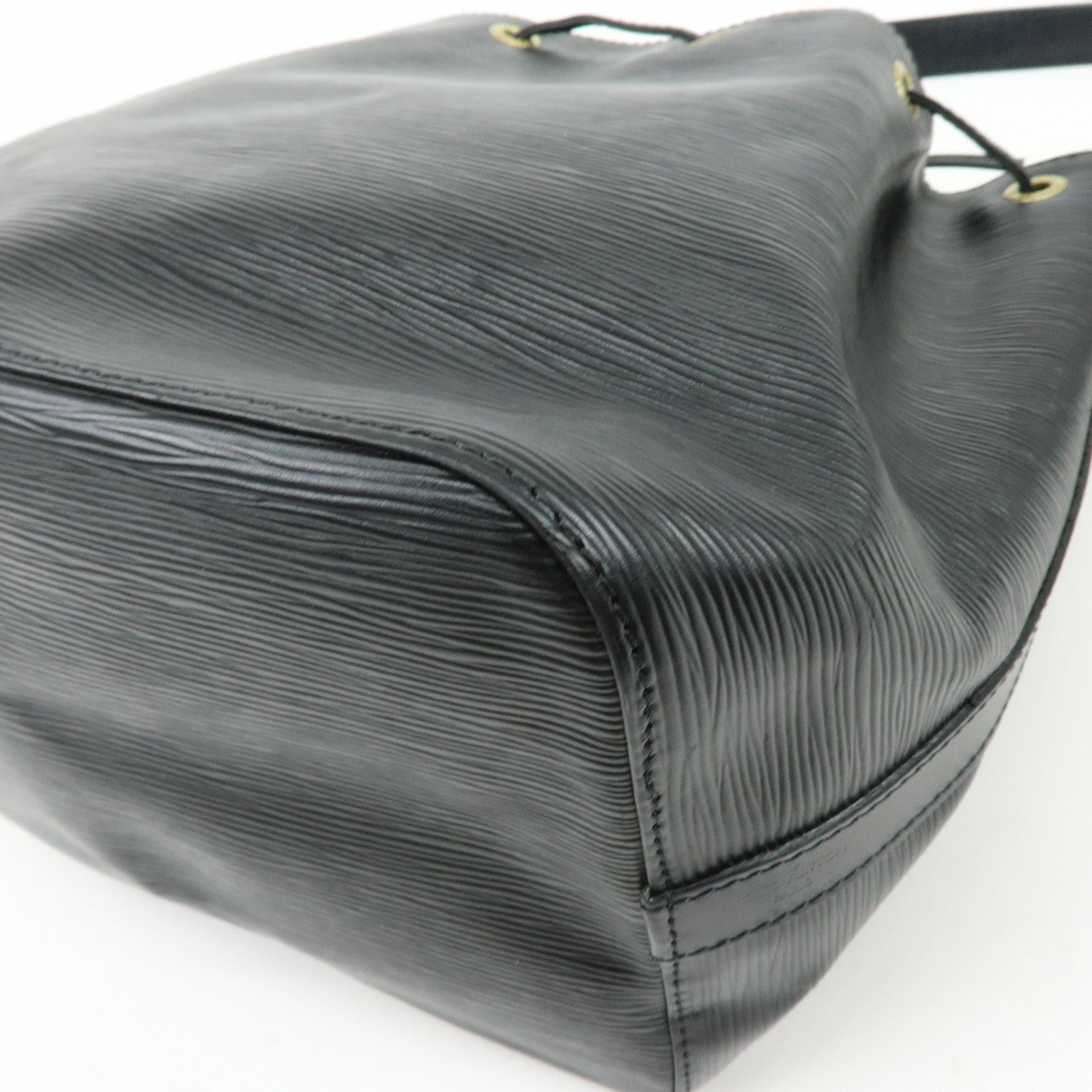 Louis Vuitton Epi Petit Noe Shoulder Bag Noir Black M44102
