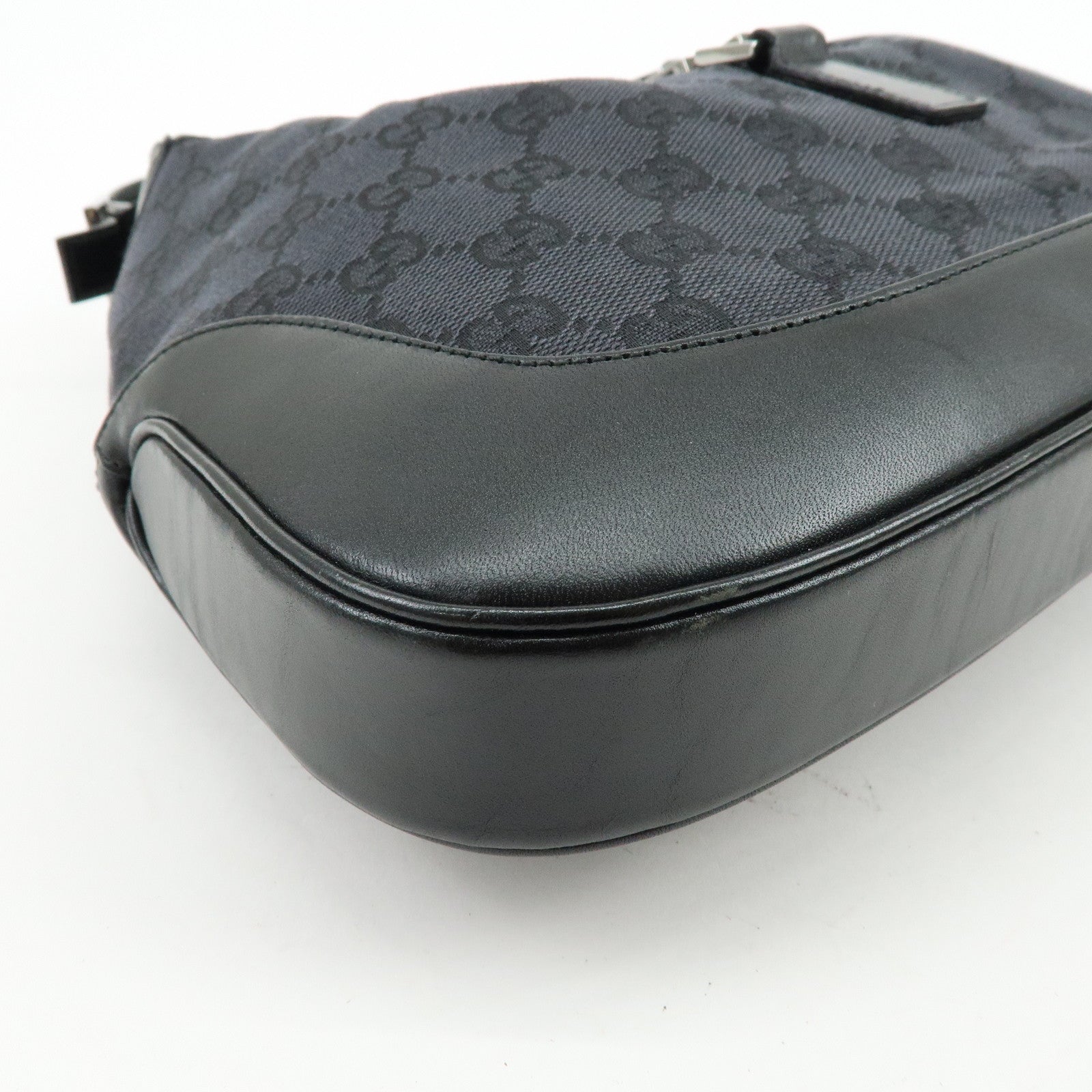 GUCCI Jackie GG Canvas Leather Shoulder Bag Black 001・3306