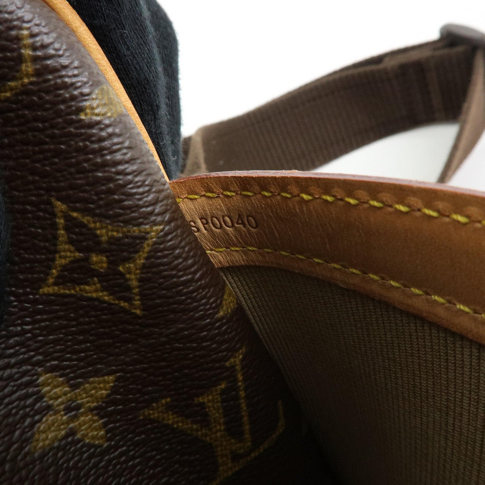 Louis Vuitton Monogram Reporter PM Shoulder Bag Crossbody Bag M45254