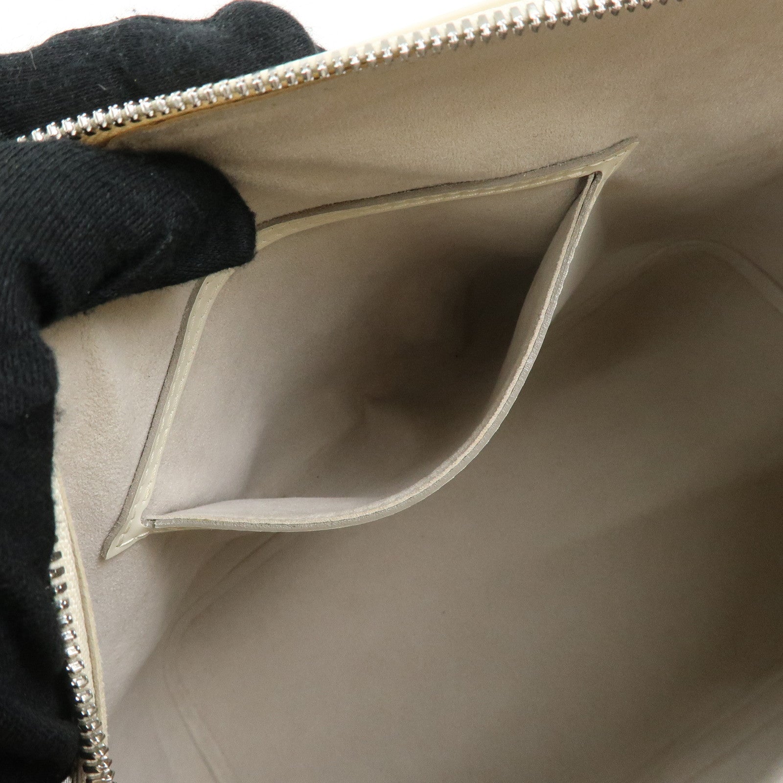 Louis Vuitton Epi Alma PM Hand Bag White Ivoire M5280J