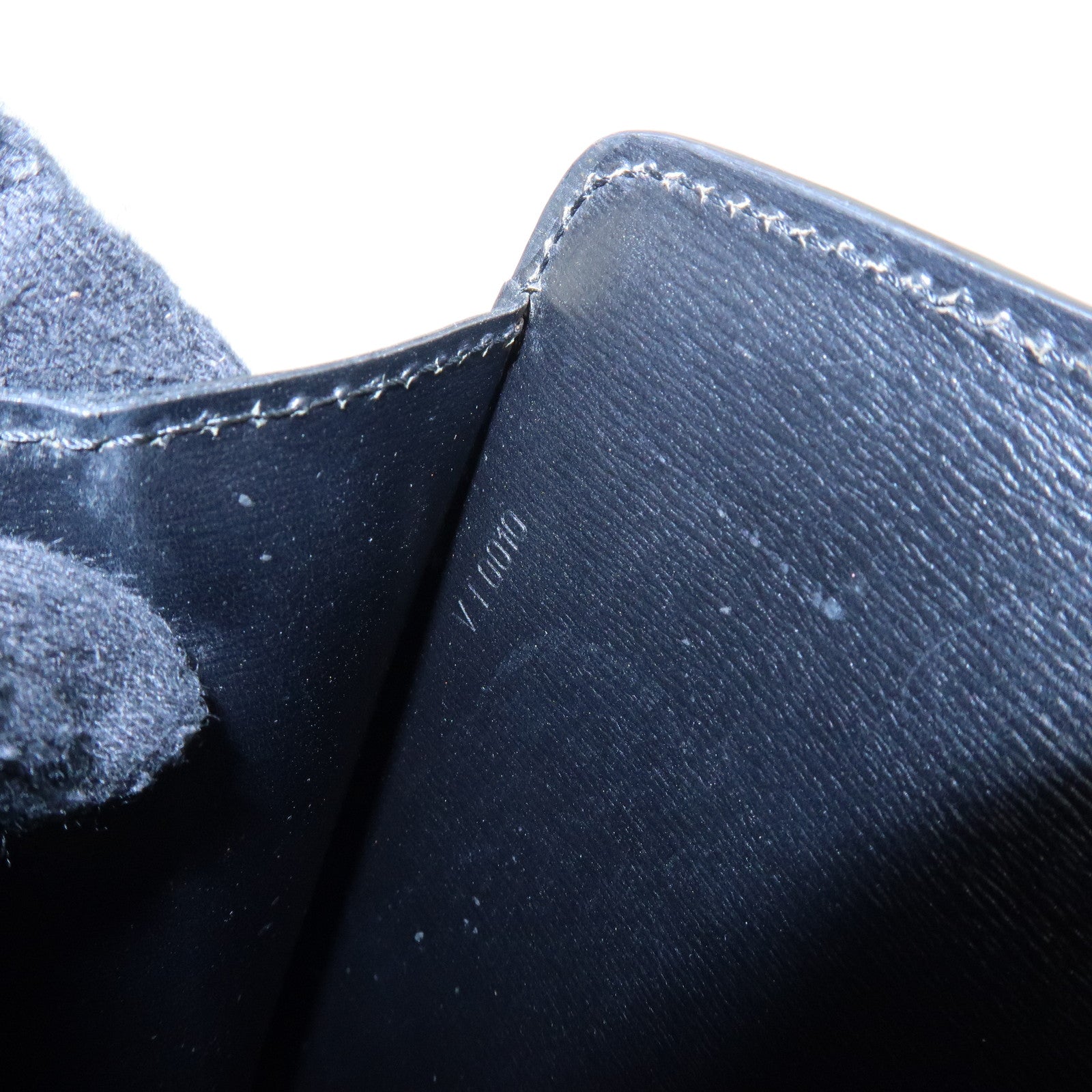 Louis Vuitton Epi Capuchin Shoulder Crossbody Bag Noir Black M52342