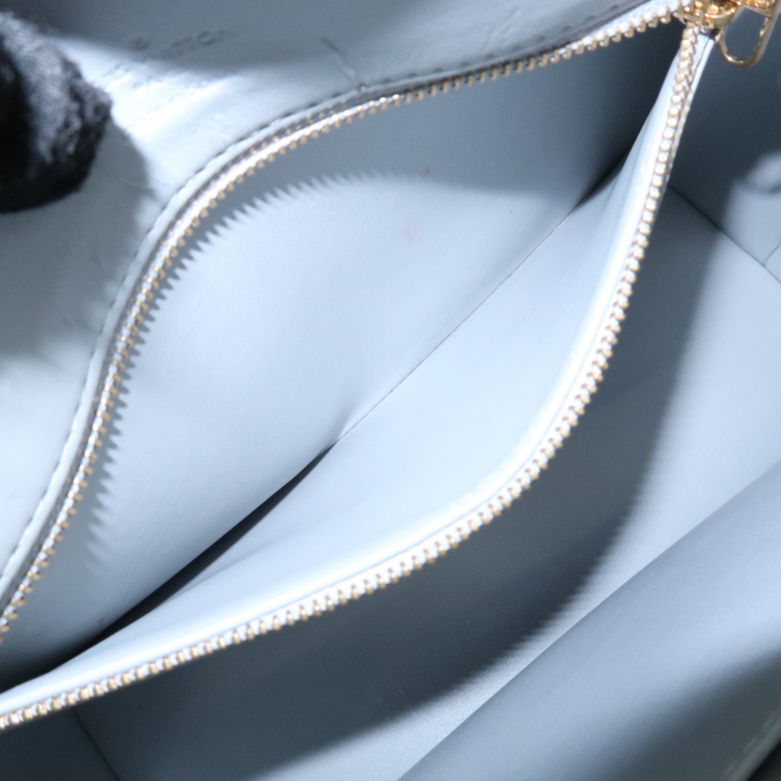 Louis Vuitton Monogram Vernis Houston Hand Bag Gris M91053