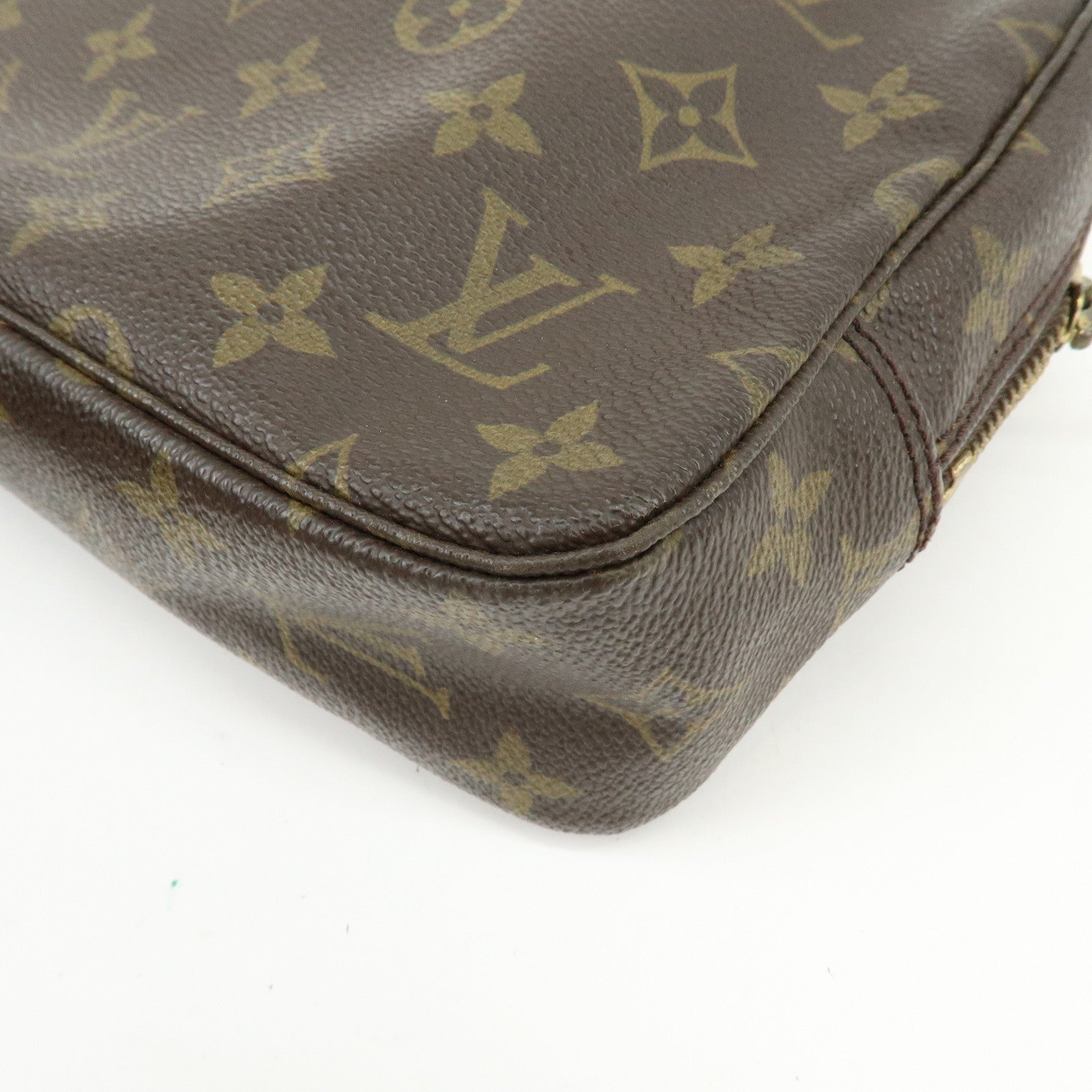 Louis Vuitton Monogram Trousse Toilette 23 Cosmetic Pouch M47524