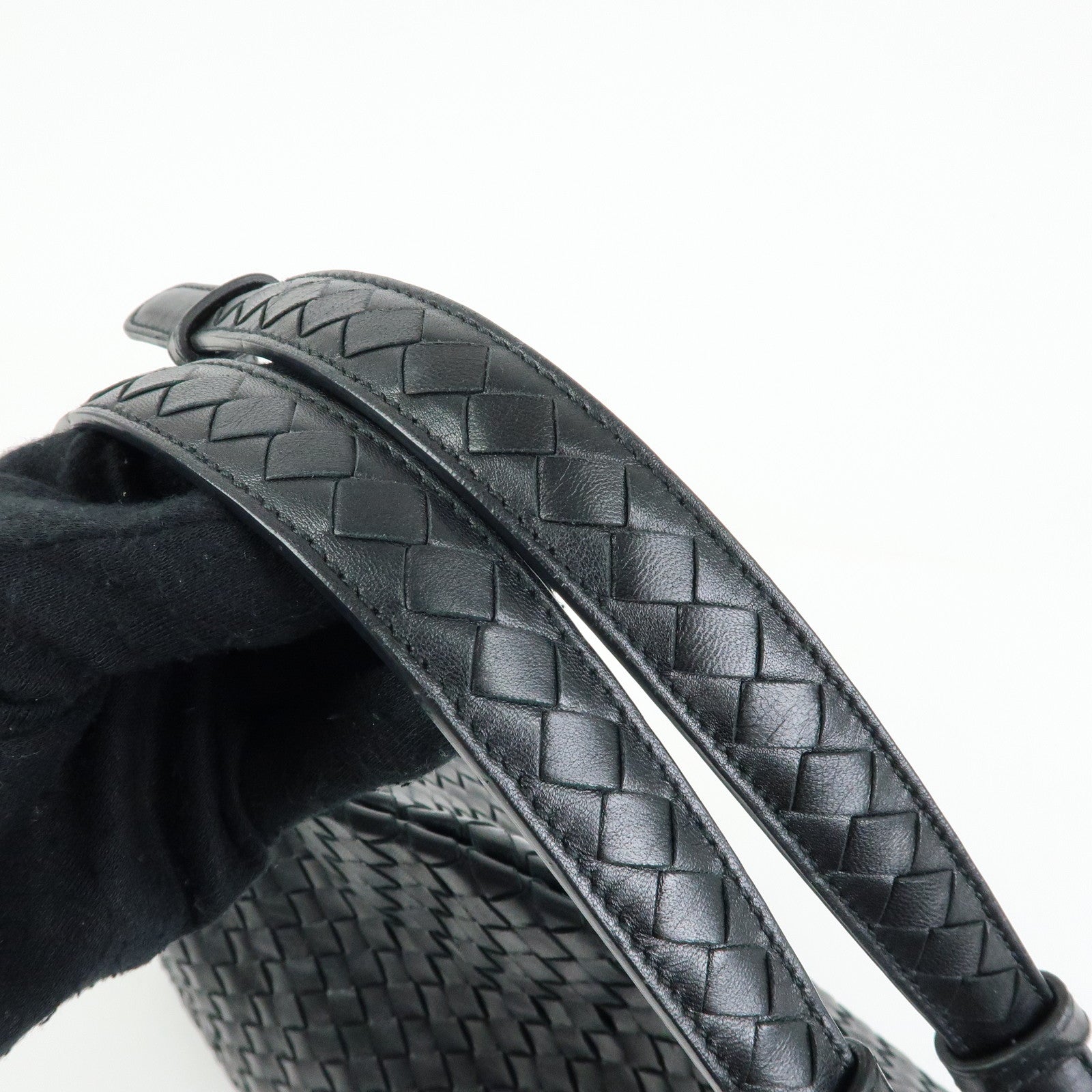 BOTTEGA VENETA Intrecciato Medium Garda Leather Hand Bag Black 179320