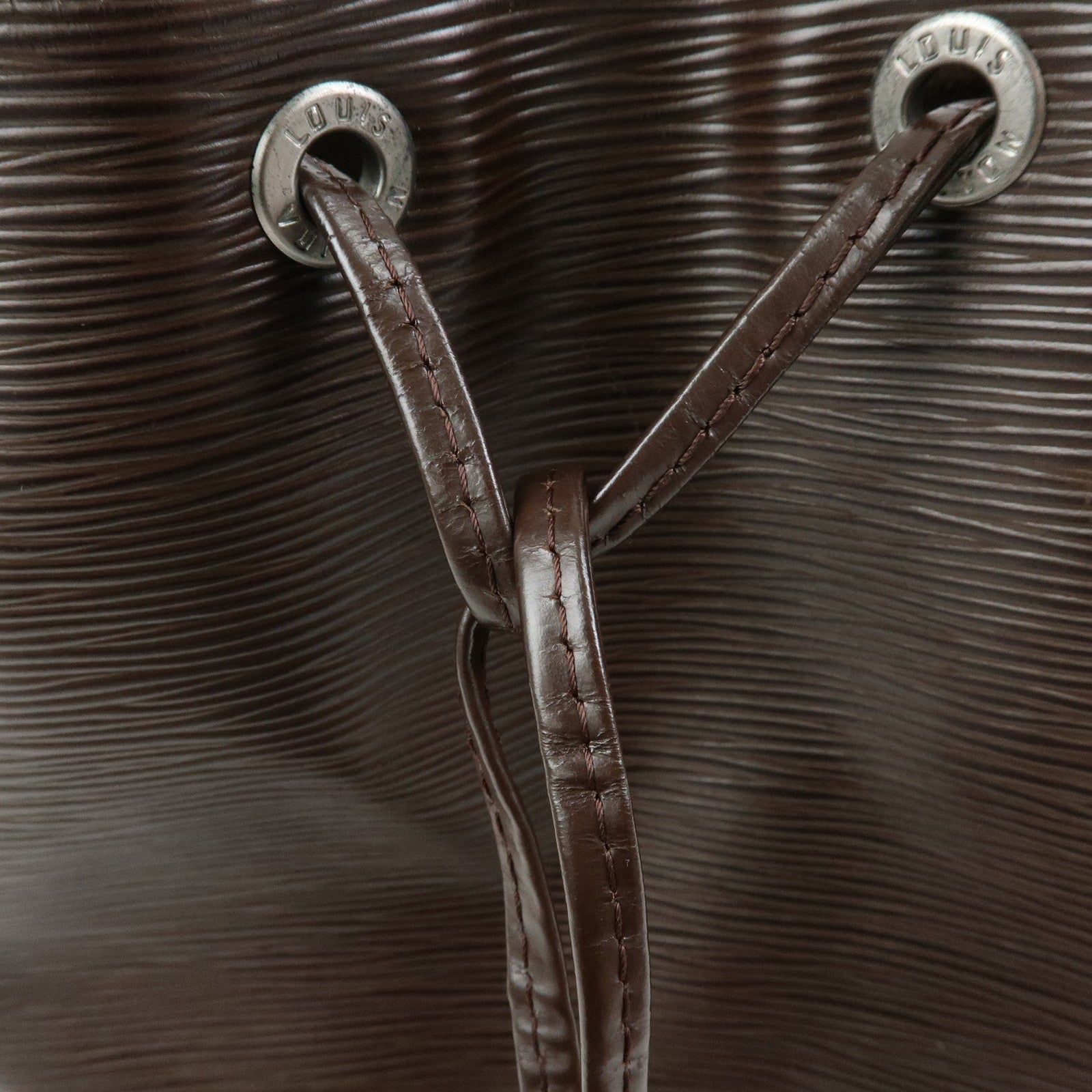 Louis Vuitton Epi Petit Noe Leather Shoulder Bag Mocha M5901D