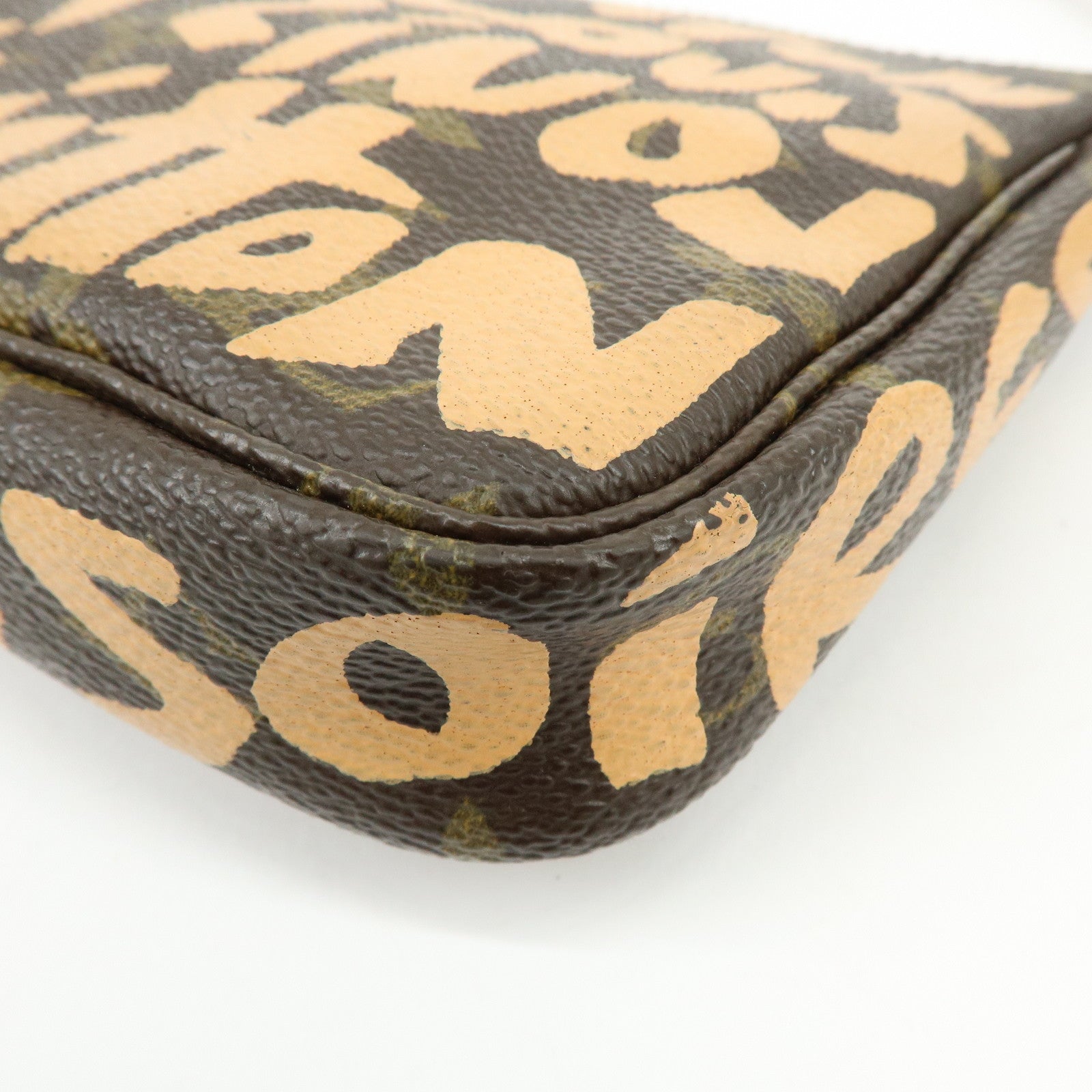 Louis Vuitton Monogram Graffiti Pochette Accessoires Hand Bag M92193