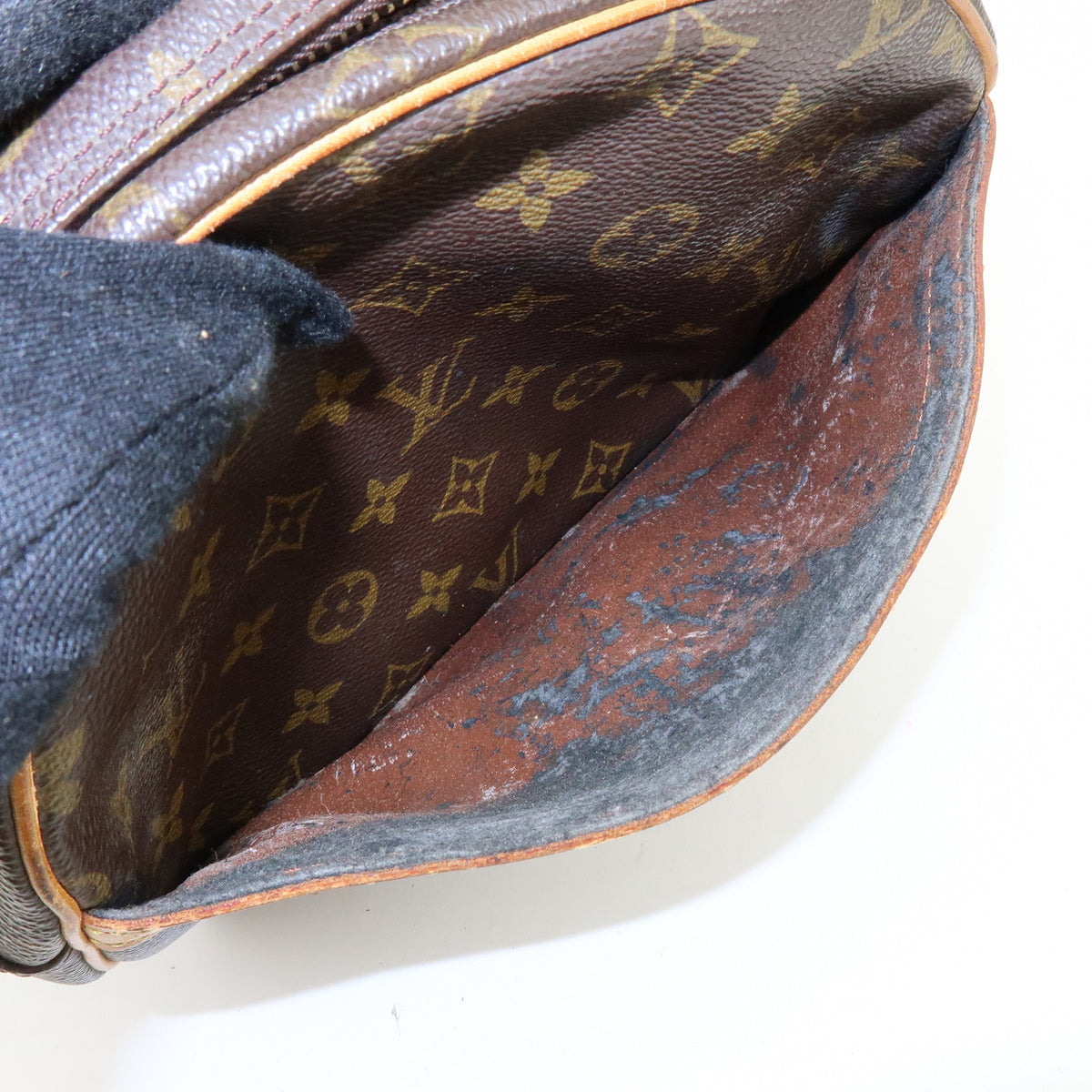 Louis Vuitton Monogram Blois Crossbody Shoulder Bag Brown M51221